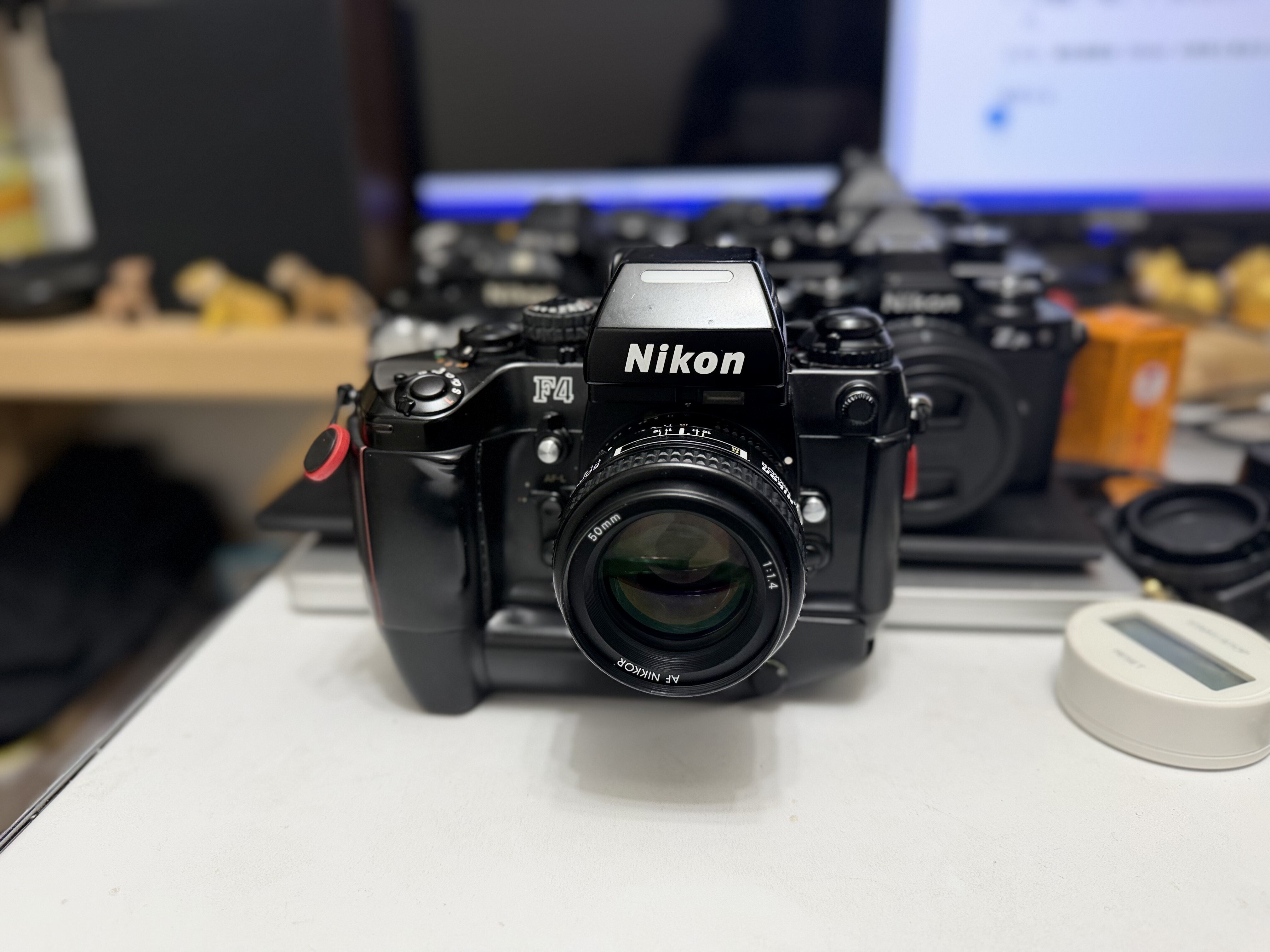 Nikon F4の不思議】今中古がお買い得｜jaguar