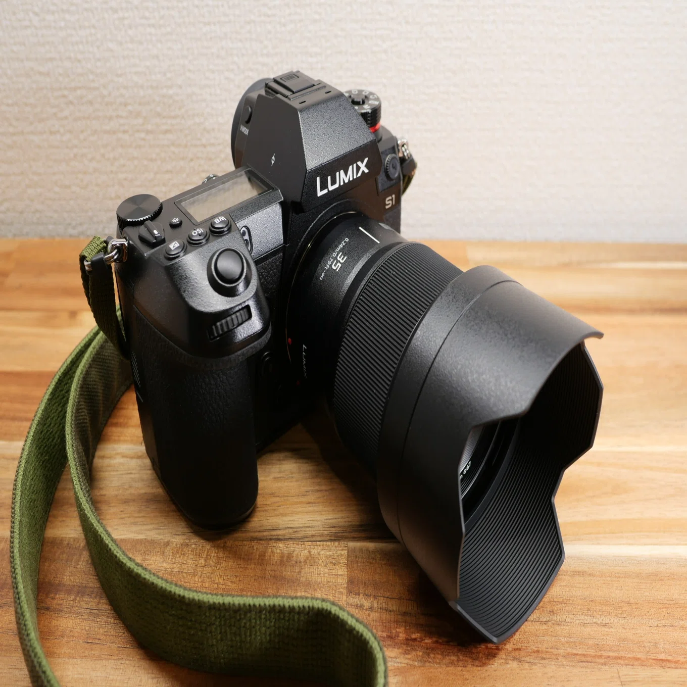 カメラ機材】LUMIX S 35mm F1.8 見た目の話｜tmk 39r