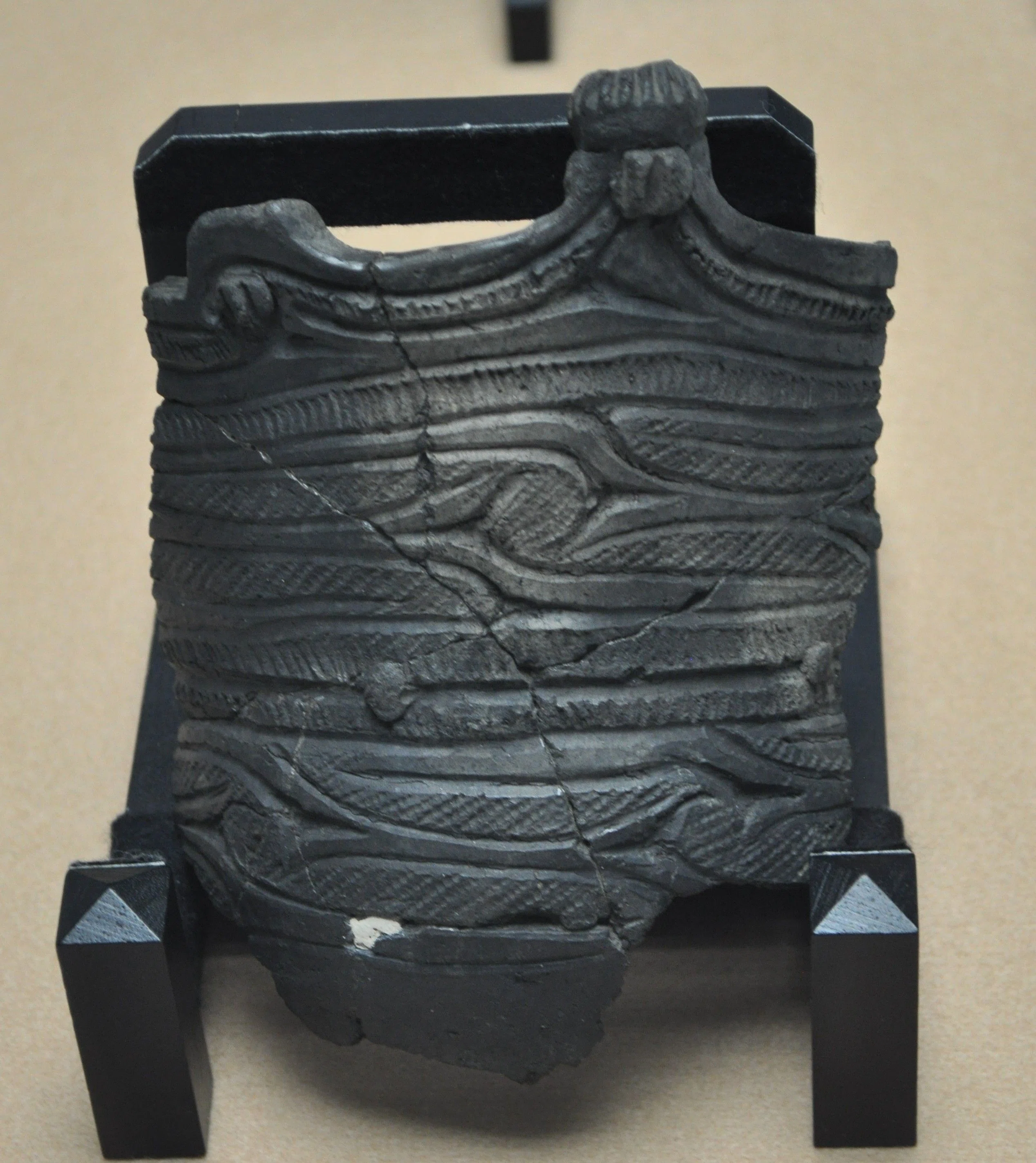 蛇が描かれた京都の注口土器と大陸にもあった三叉文の縄文土器｜ヒデチャコ