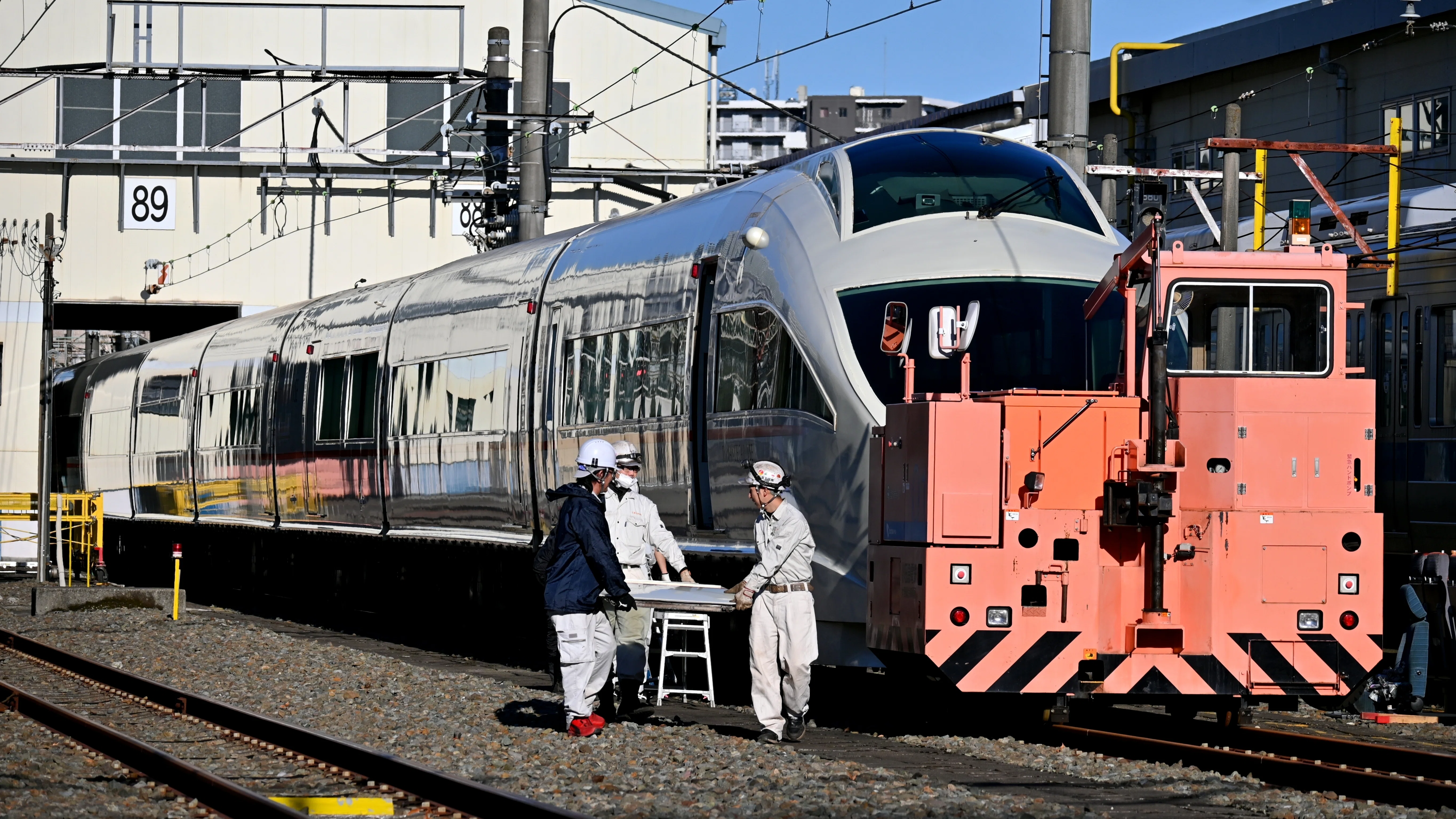 永遠なれ 小田急ロマンスカーVSE 遂に本格的な解体が始まる｜隣の芝生
