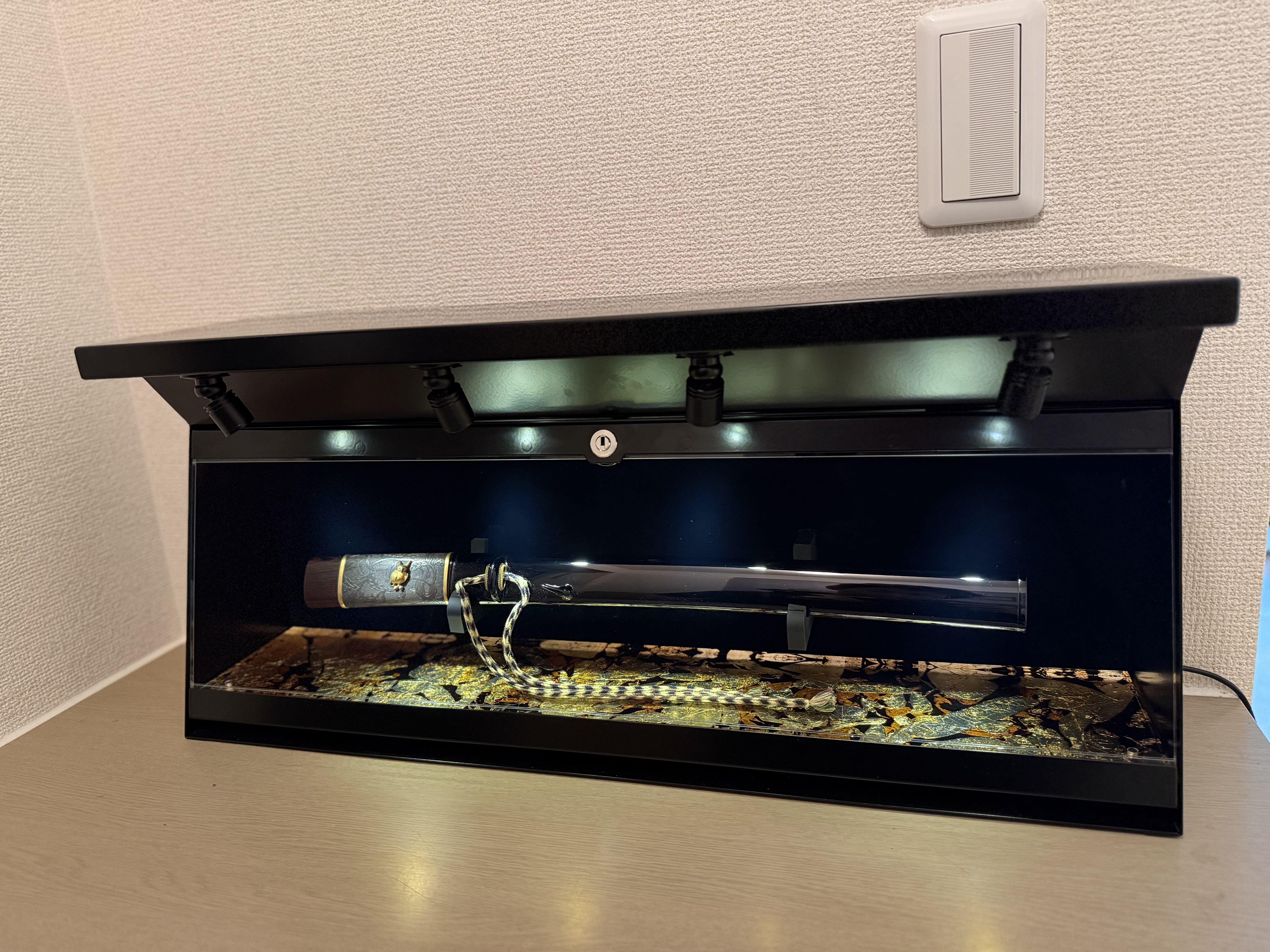 【新品・未使用】秋虫図 装飾刀 専用箱付き 自宅で展示替え｜刀箱師の日本刀ブログ 中村圭佑