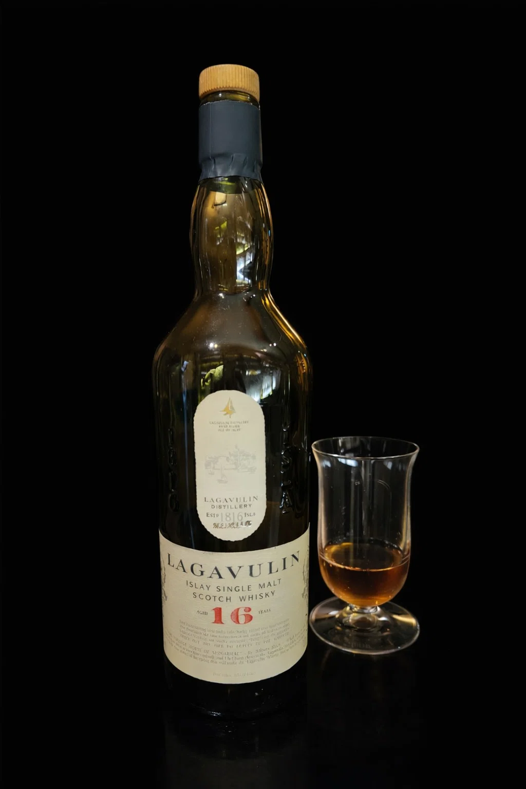 ラガヴーリン 16年（Lagavulin 16 Years）｜グラスの底が見えるまで