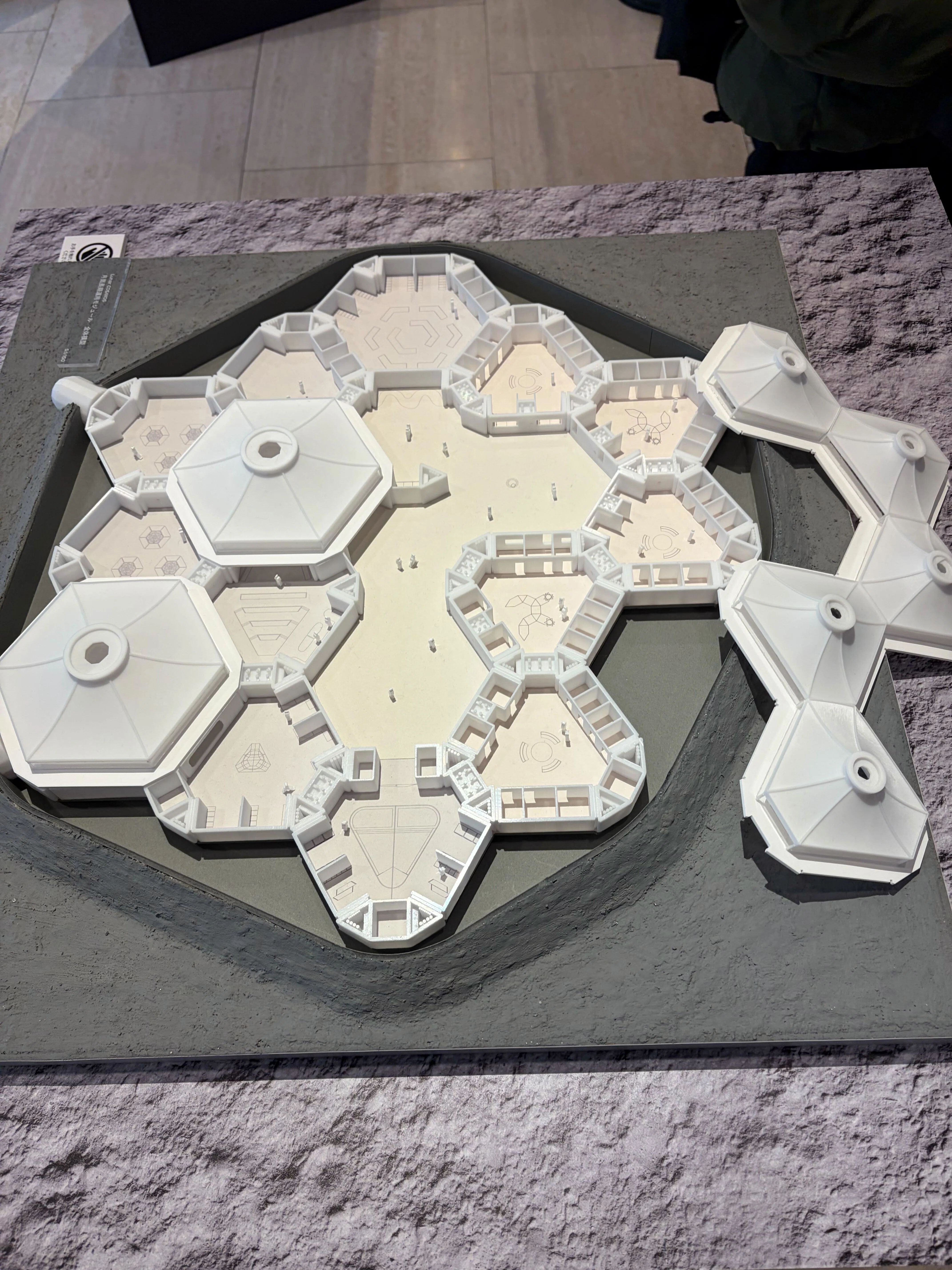 空の建築 FUWWAT2050空中都市構想 おおばや氏とぼく「浮く街」篇 | GALLERY