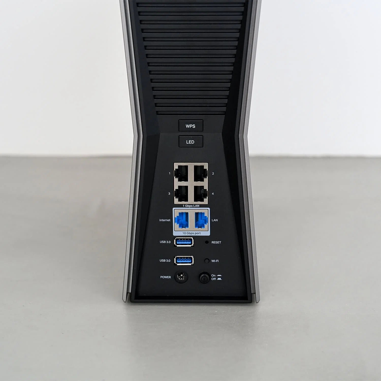 BUFFALO LXW-10G8をレビュー！10ギガ回線を本気で活かすなら、この 