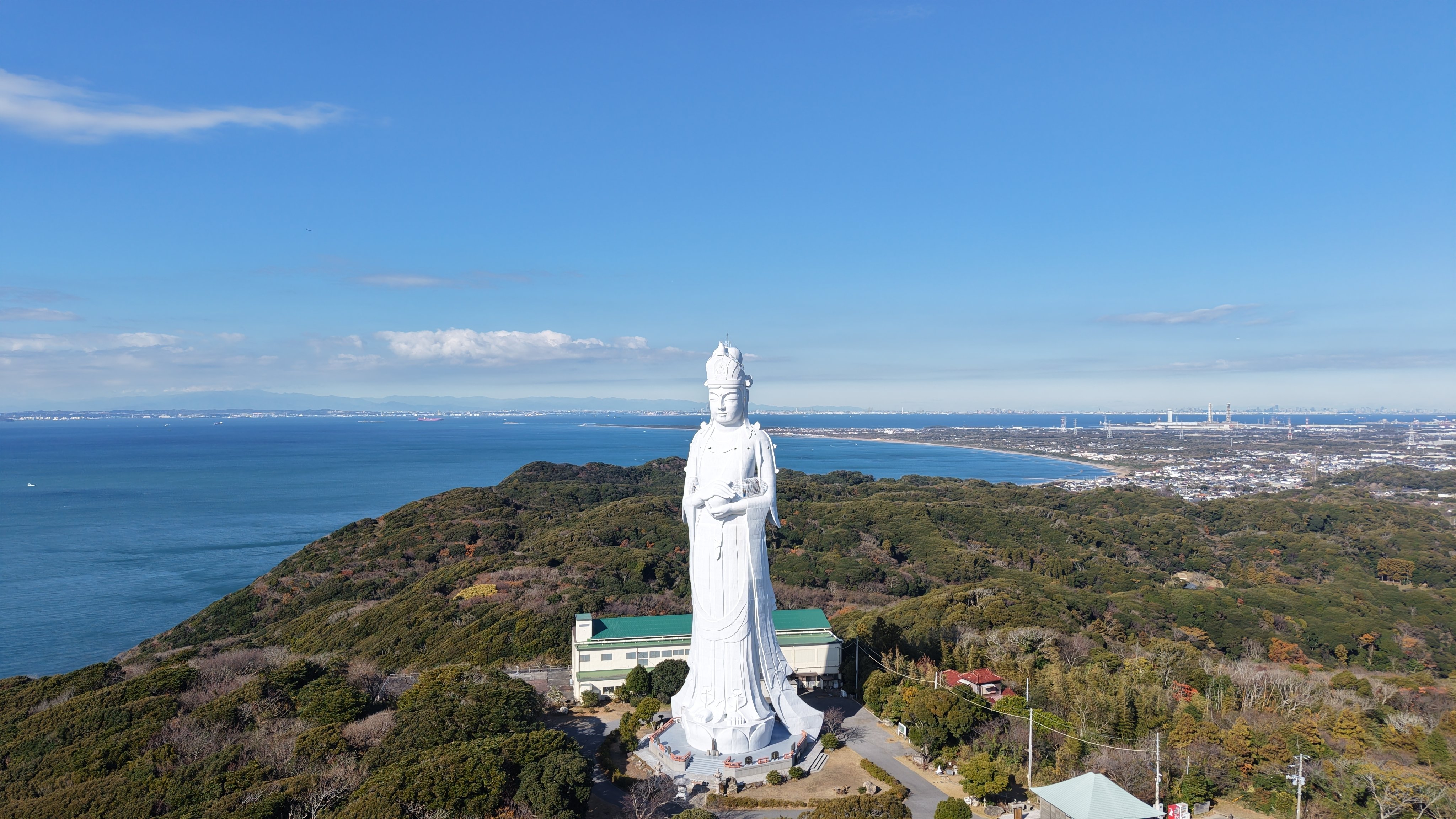 空散歩29】純白の観音様と、変わる視点｜おかぴぃ