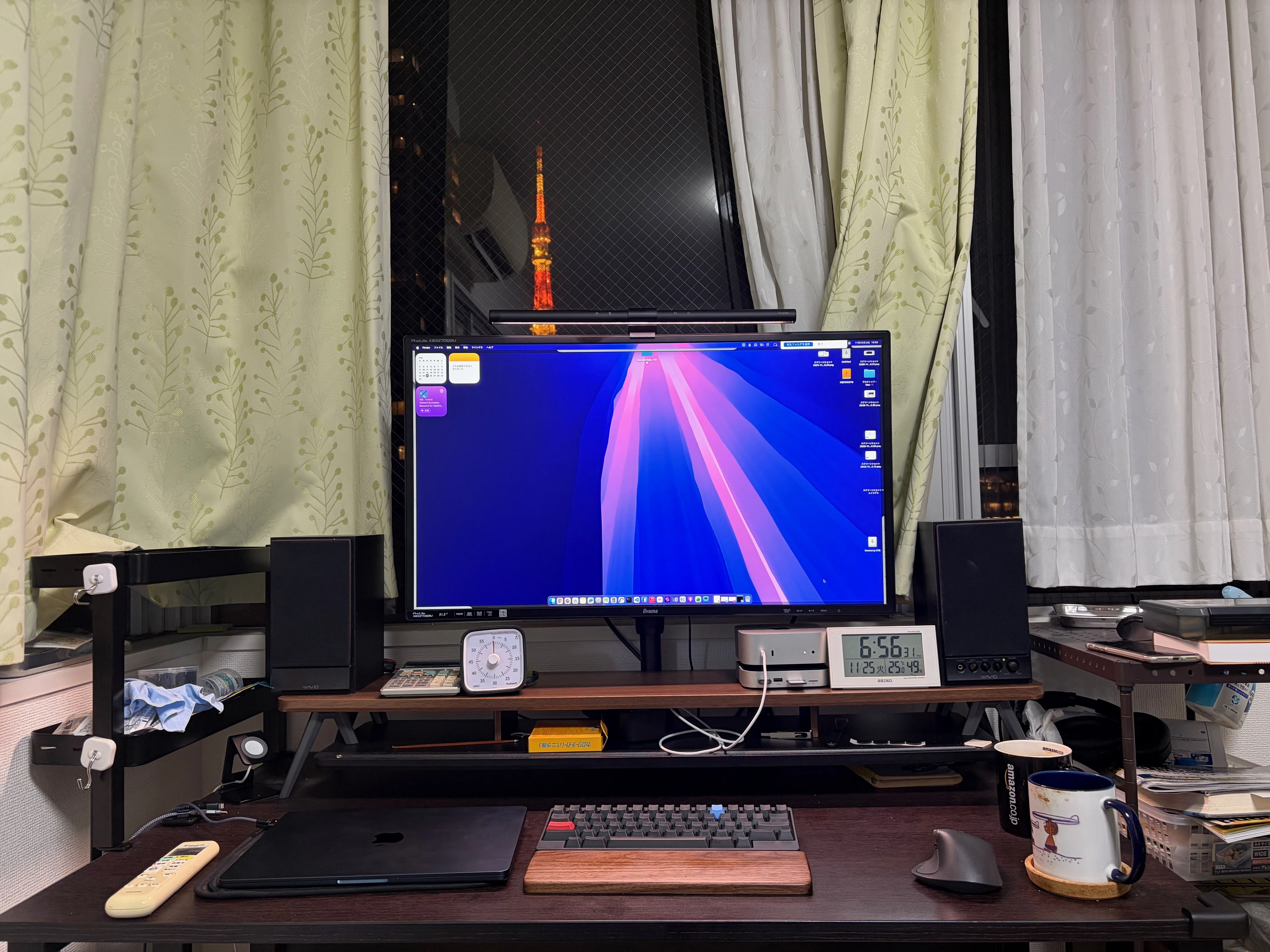 と*の様 デスクトップ現状渡し デスクツアー】港区麻布で100万円。東京タワーを見ながらMacで仕事する