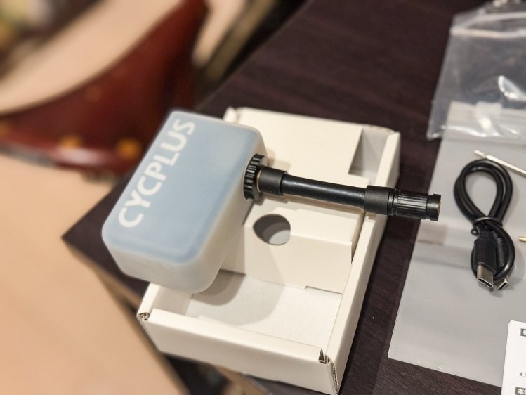 自転車用携帯電動エアポンプレビュー｜CYCPLUS AS2Proが空気圧管理を