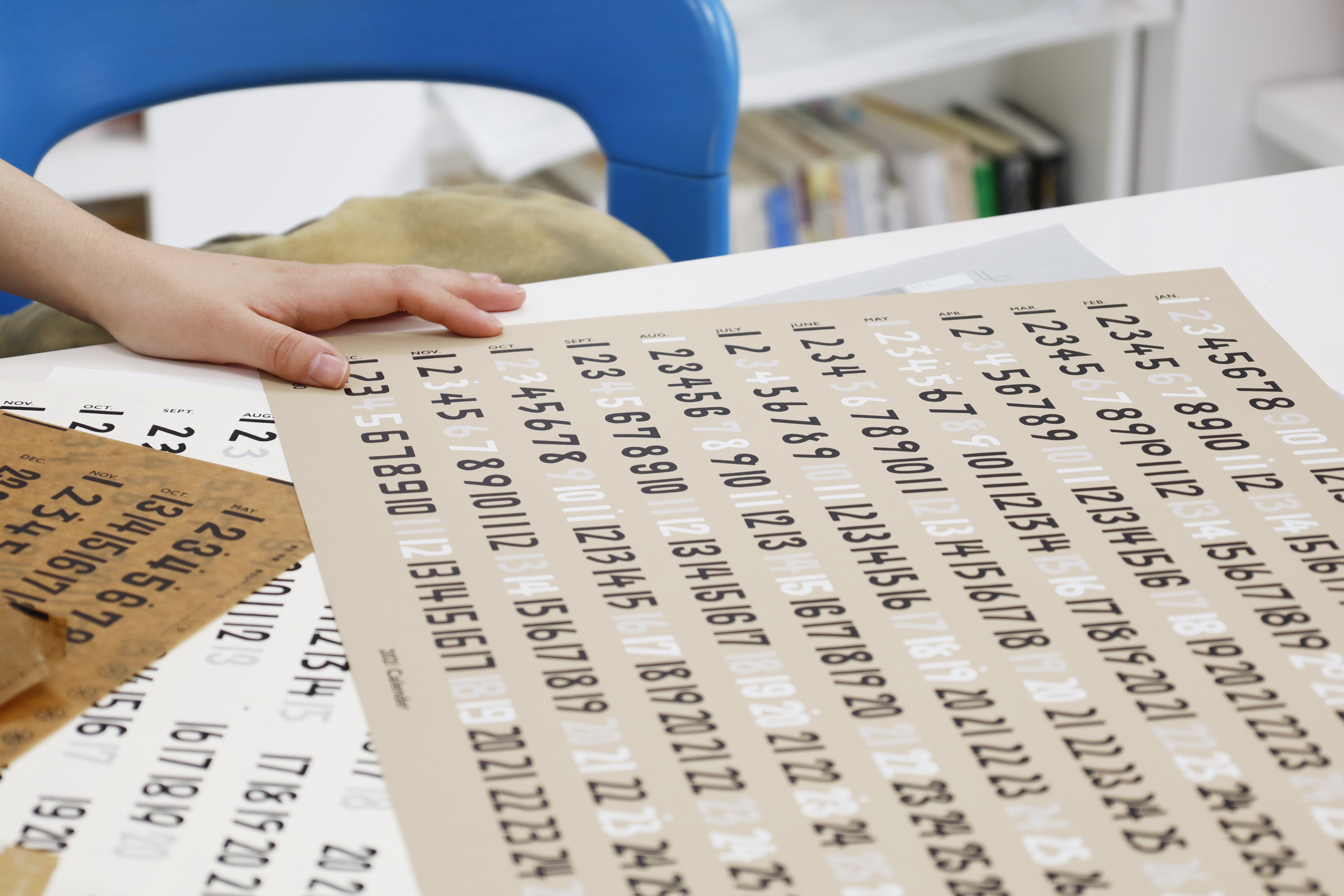 1枚で1年眺められるカレンダー、6作目もいいものができました｜GRAPH