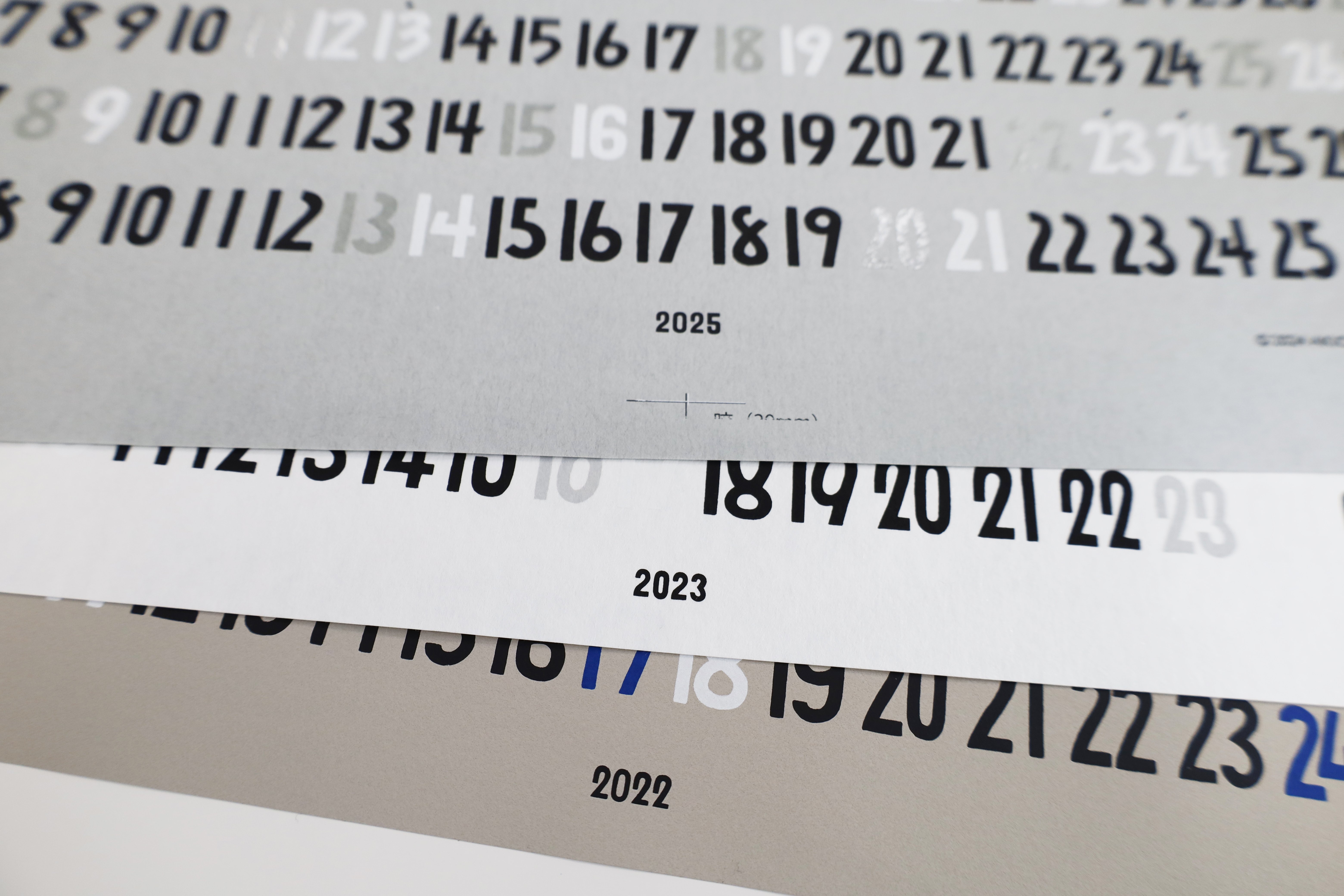 1枚で1年眺められるカレンダー、6作目もいいものができました｜GRAPH