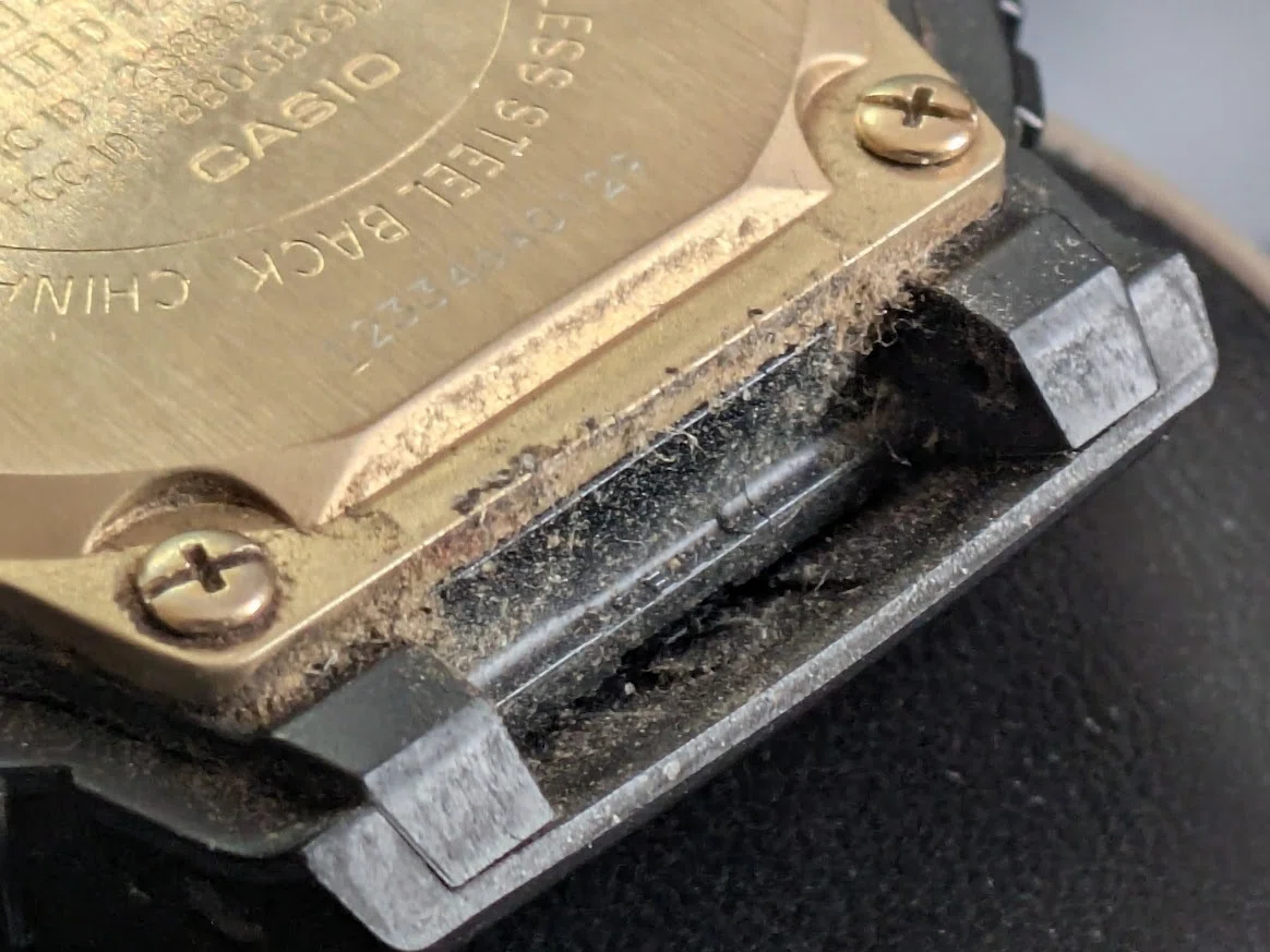 No.385 | Casio | GB-5600AA | 掃除すれば意外と綺麗になる時計｜と