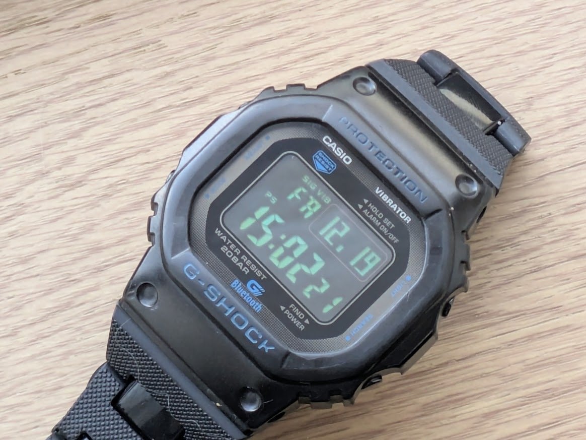 No.385 | Casio | GB-5600AA | 掃除すれば意外と綺麗になる時計｜と