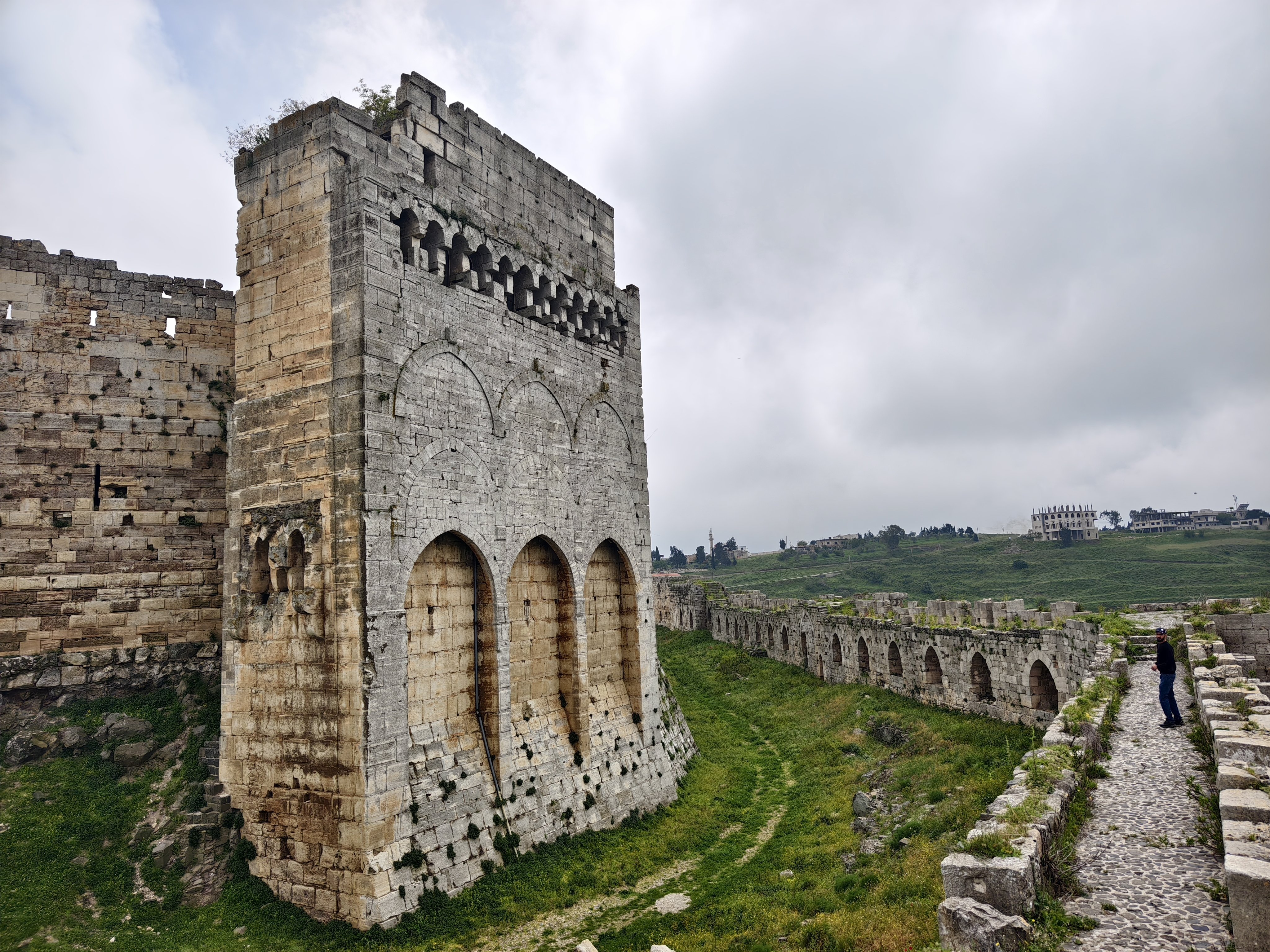 中東旅行記 part5 十字軍最大の要塞クラック・デ・シュヴァリエ｜たっかー