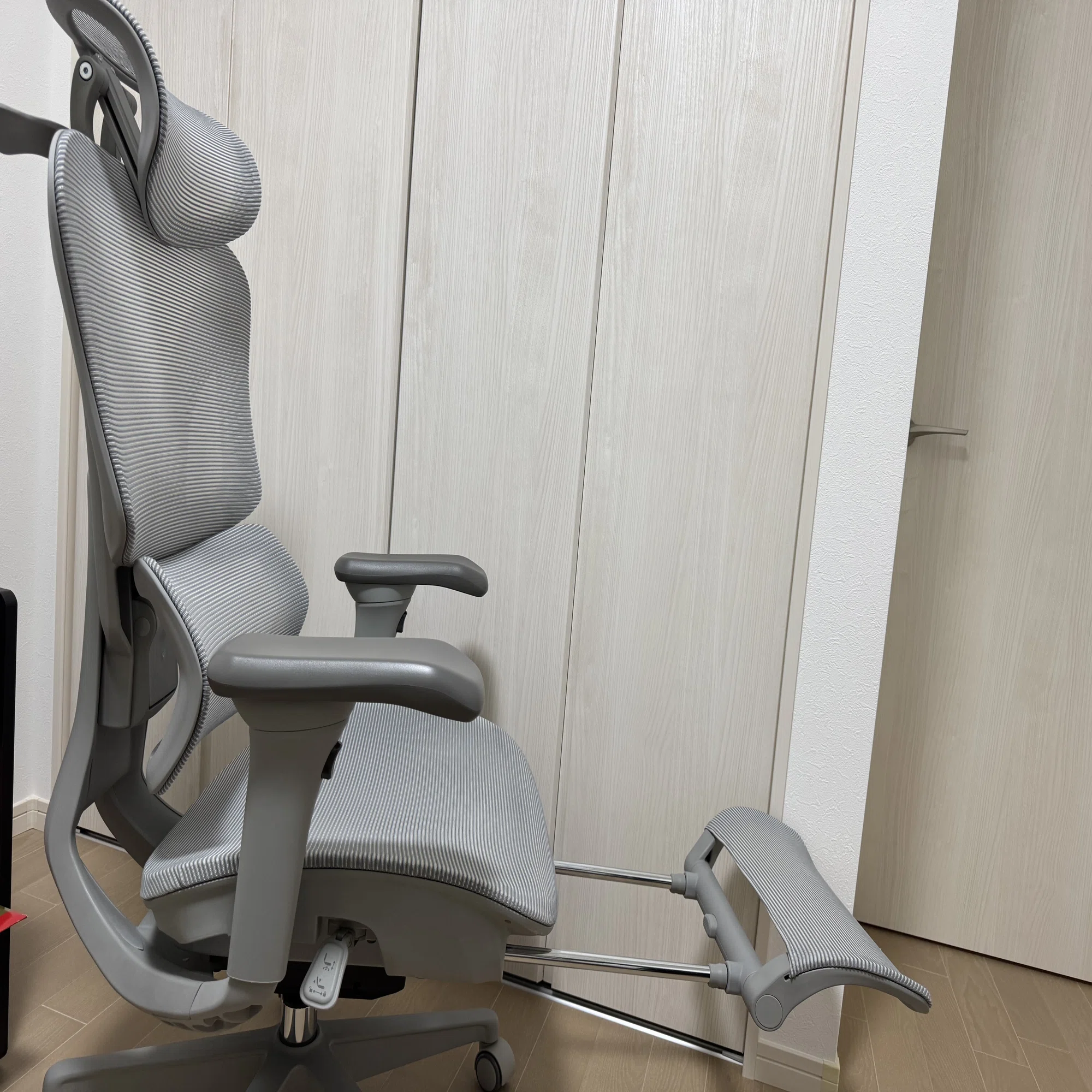 3万円台】腰痛とサヨナラしたい全デスクワーカーへ。「EastForce 