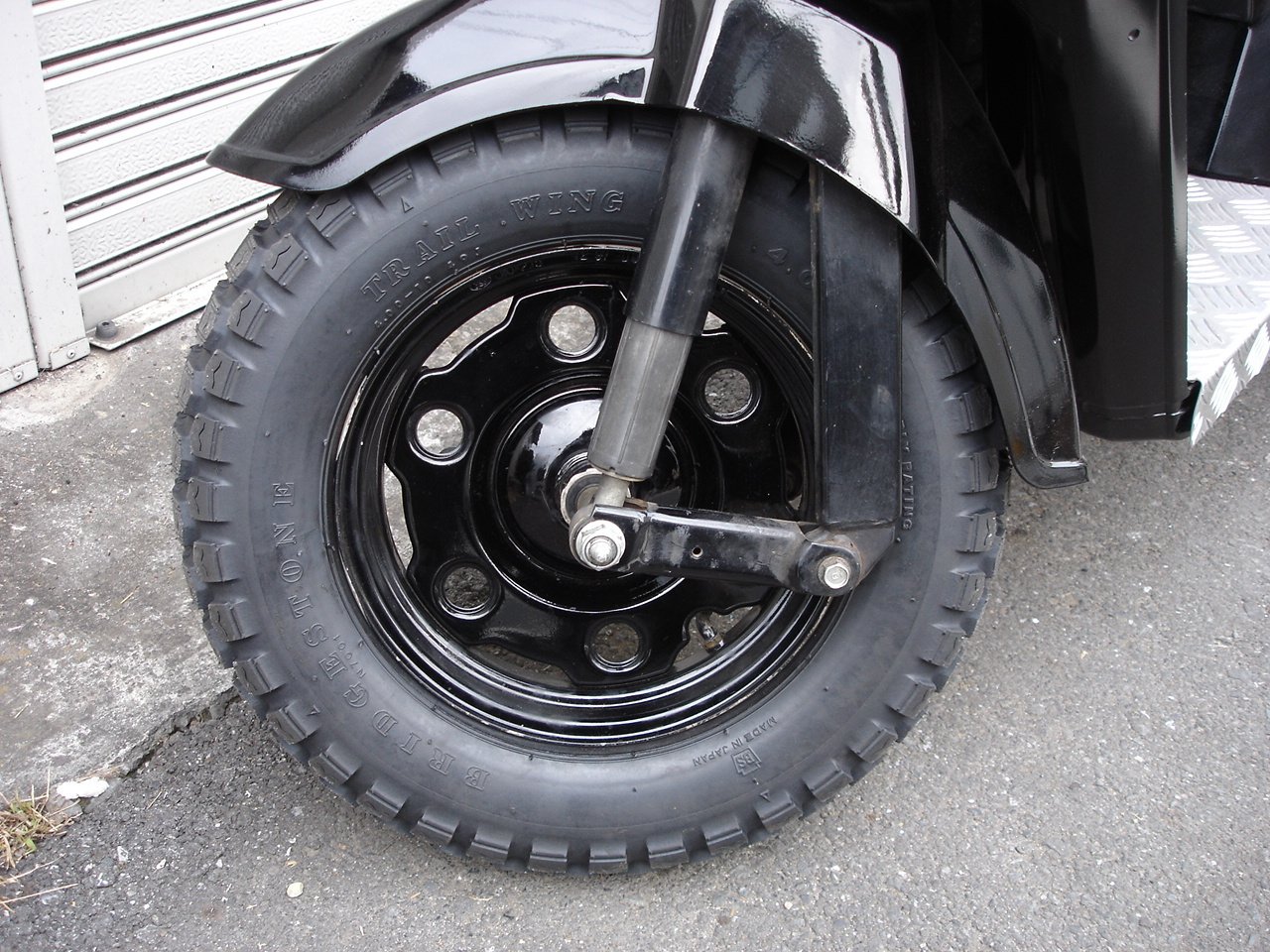 ジャイロUP ワイドブロックタイヤ！レストアベースに ジャイロX／ジャイロUPが激変！極太フロントバギータイヤでズーマー風