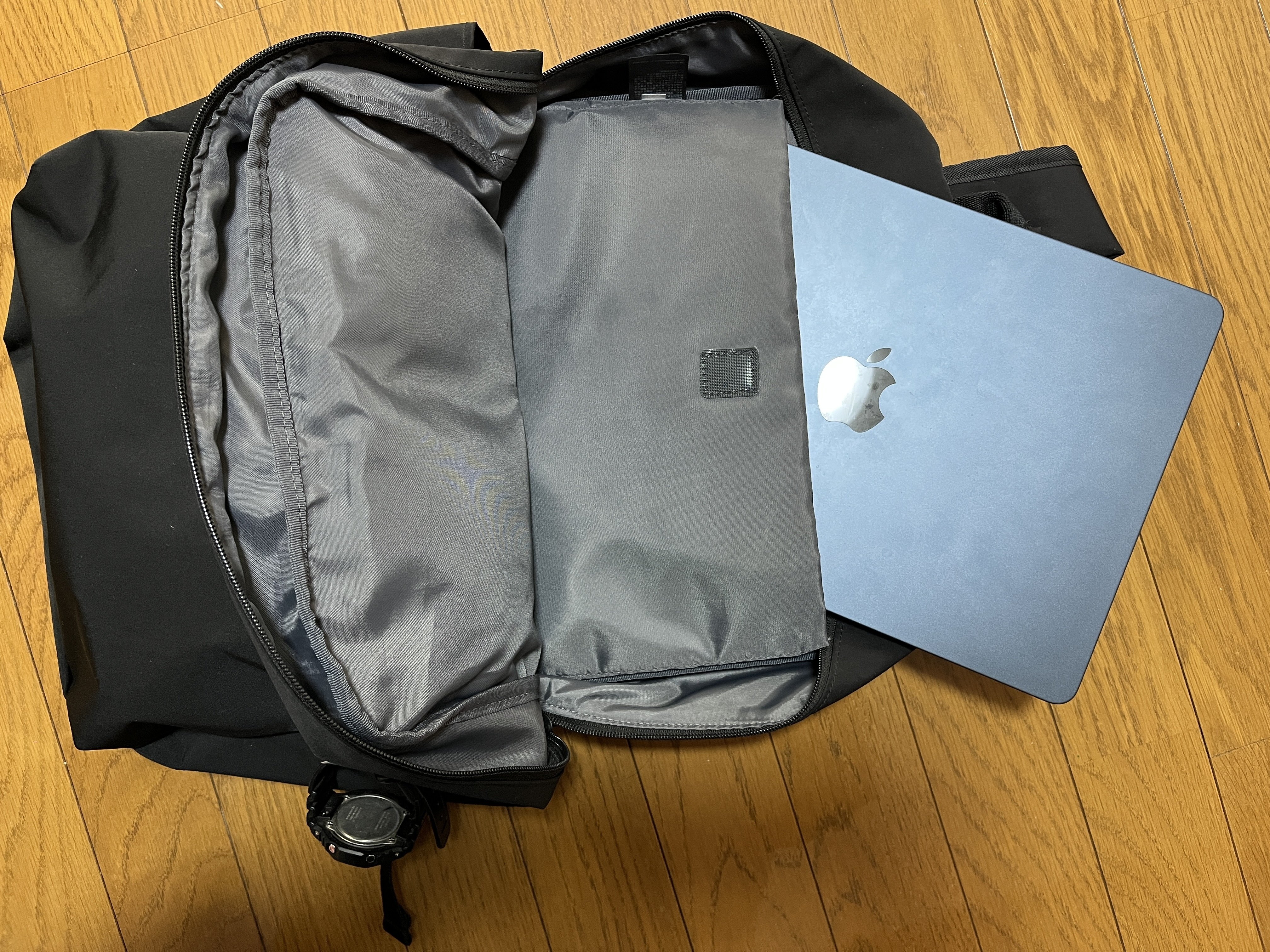 ユニクロ】20代サラリーマンが2025年に買ったリュックが最高だっ