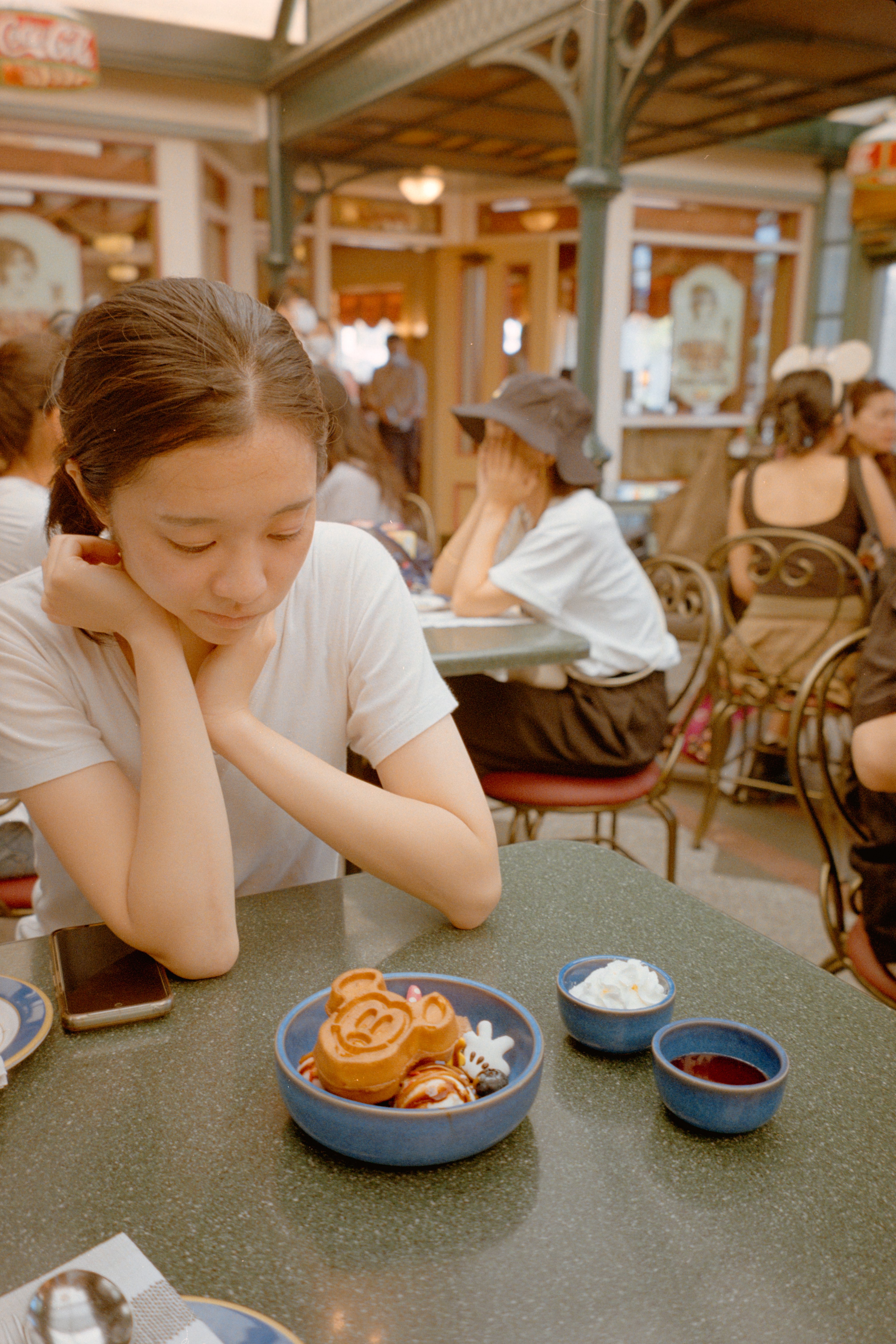 フィルムで歩く、香港。｜ネオンの消えたネイザンロード｜Kenta Mizune