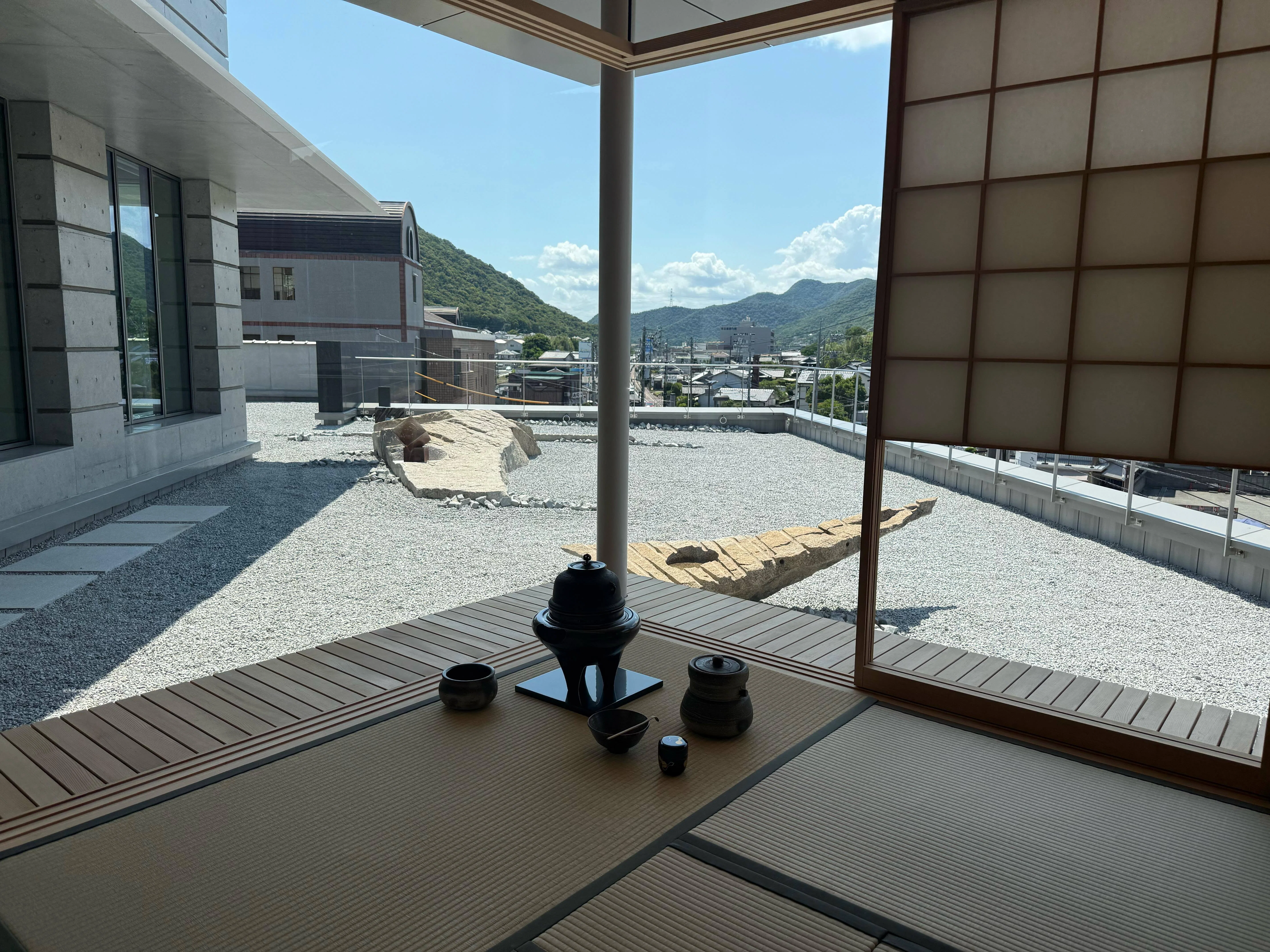 オープン初日の備前焼美術館【行こ行こ#71】憧憬の地 岡山2025-08｜ima