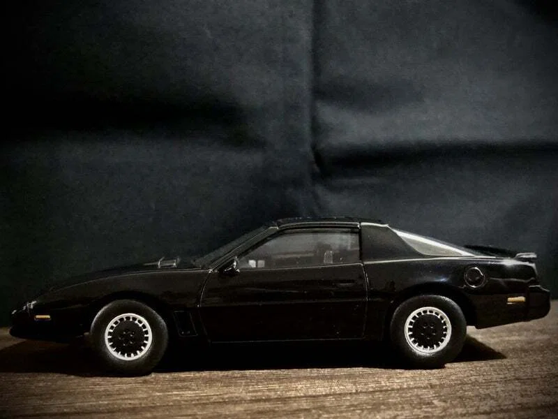ノレブ 1/43 ポンティアック・ファイヤーバード 1982 KITT｜てOの