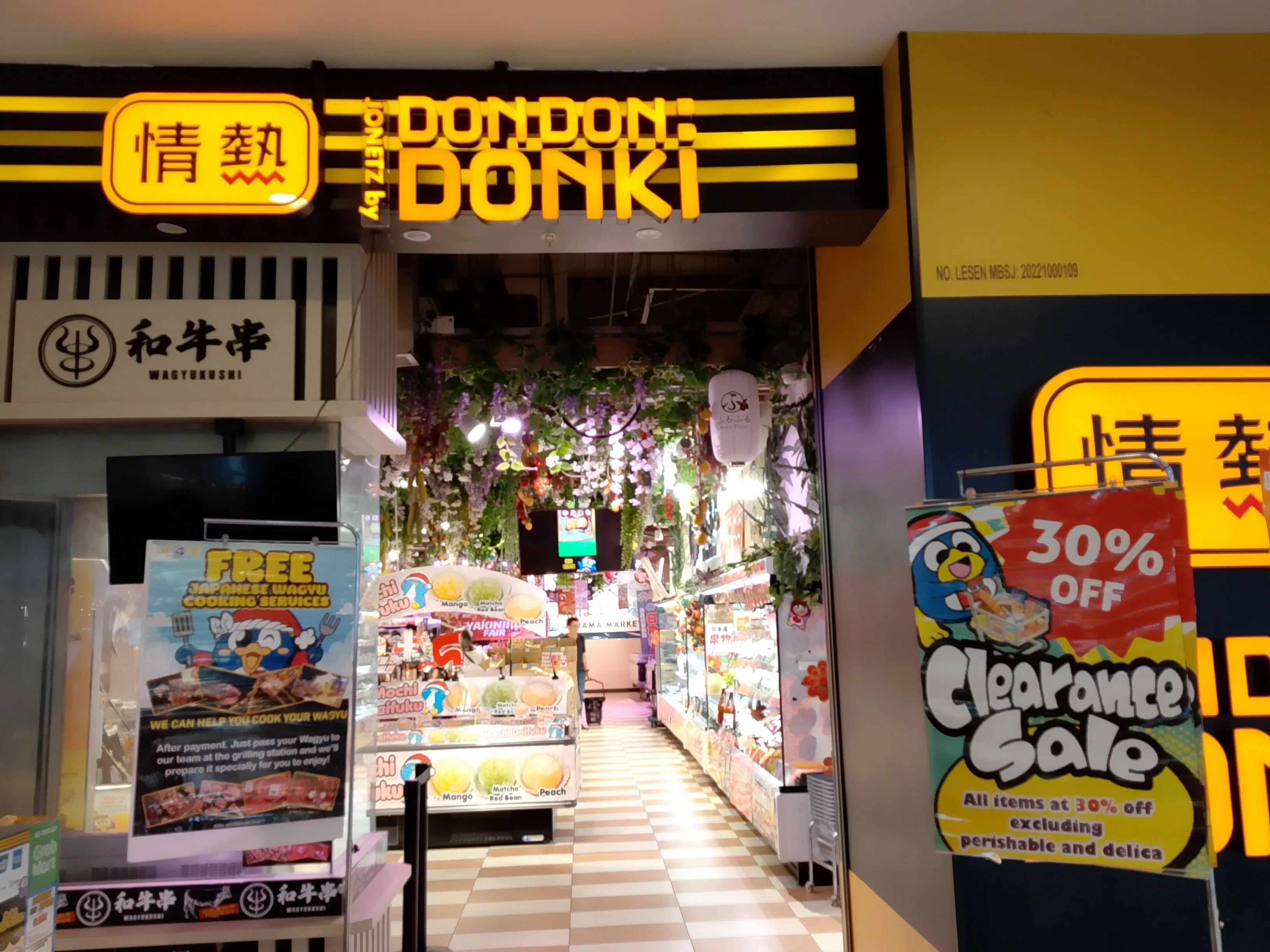 ドン！ドン！ドン！値下げ〜♪ドンキホーテ‼️ マレーシア48日目~「情熱価格」じゃない！？🤣マレーシアの