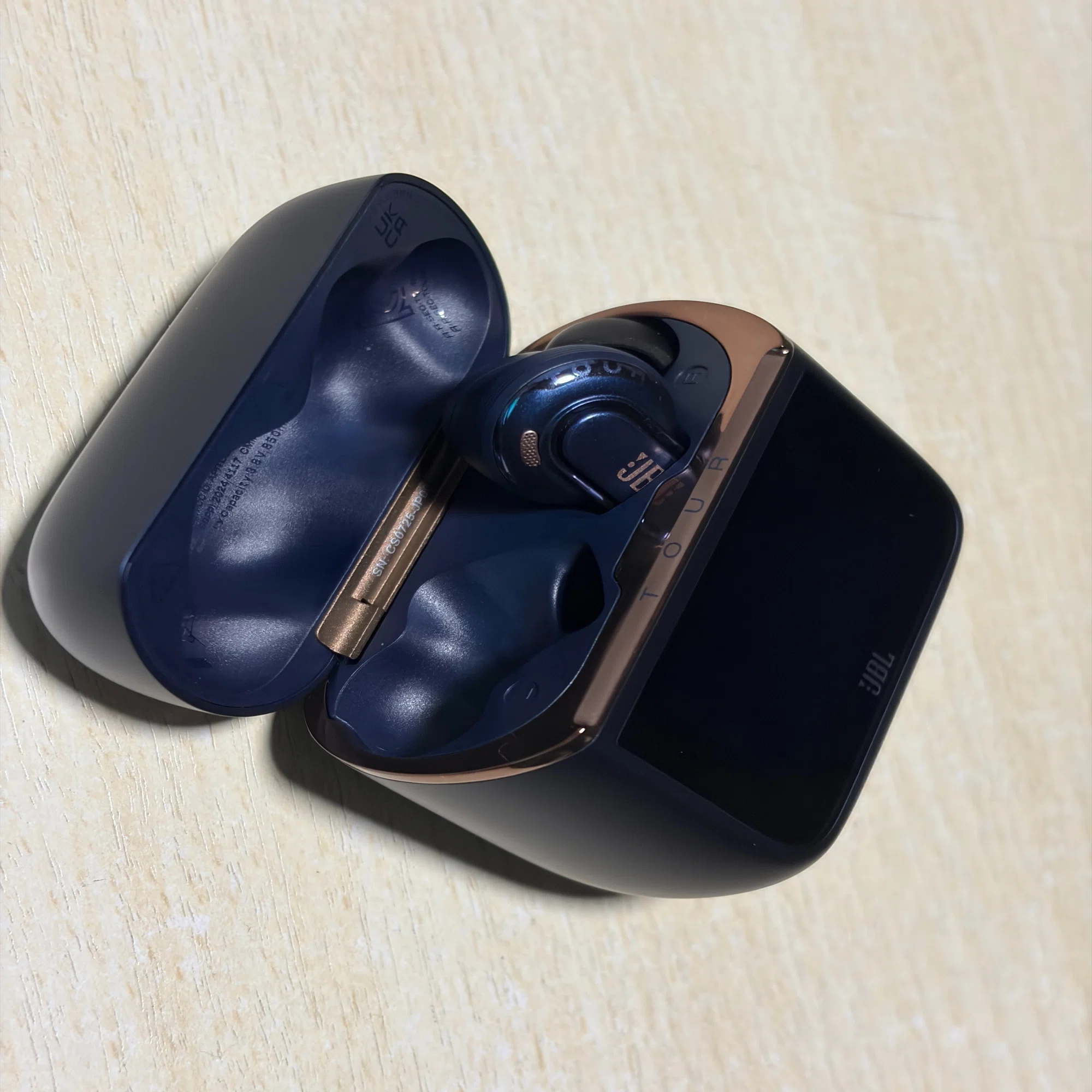 JBL TOUR PRO 3 をBOSEの最新ワイヤレスイヤホンと比較してレビュー 