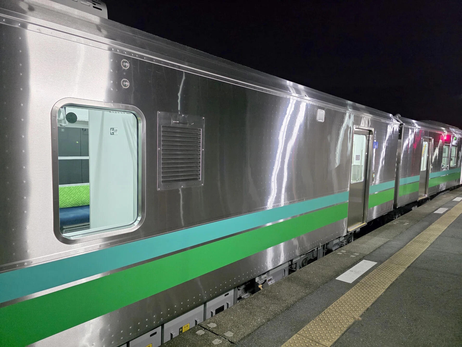 八高線の非電化区間に「発電機付き電車」が投入されました｜せう