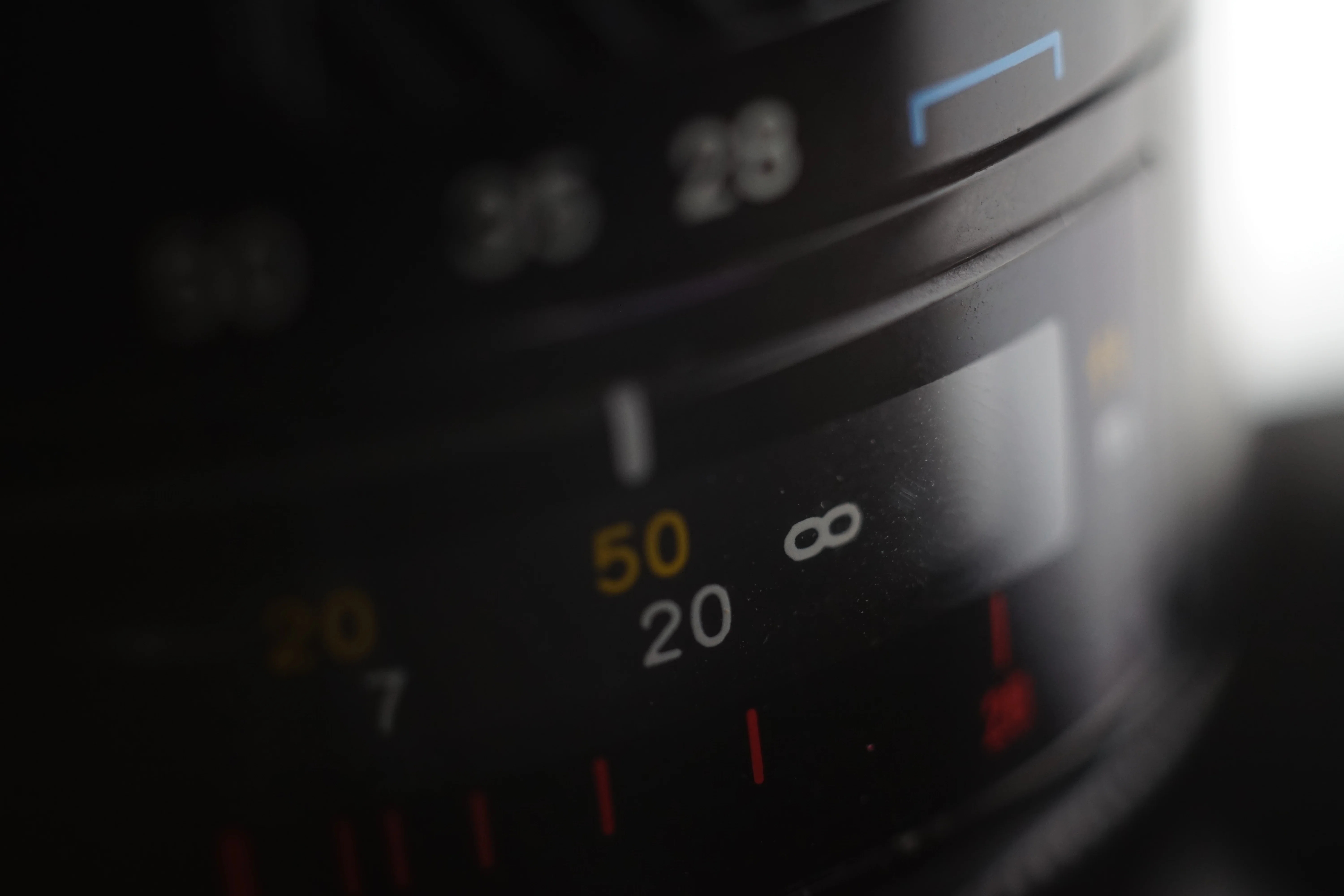 40年前の高級レンズMINOLTA AF ZOOM 28-135mm f4-4.5｜あんのうん01