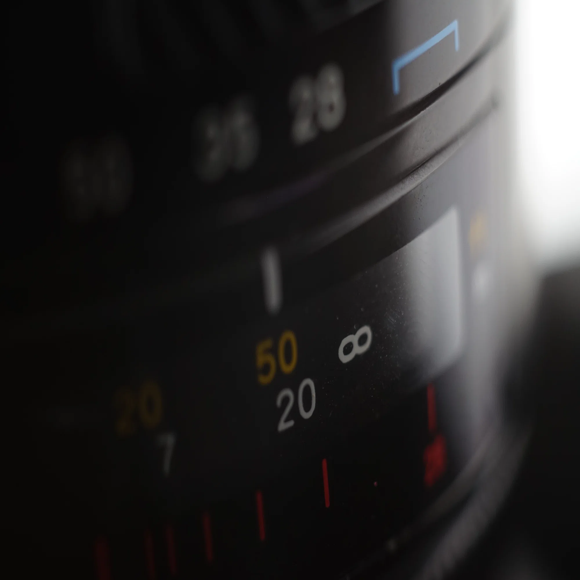 40年前の高級レンズMINOLTA AF ZOOM 28-135mm f4-4.5｜あんのうん01