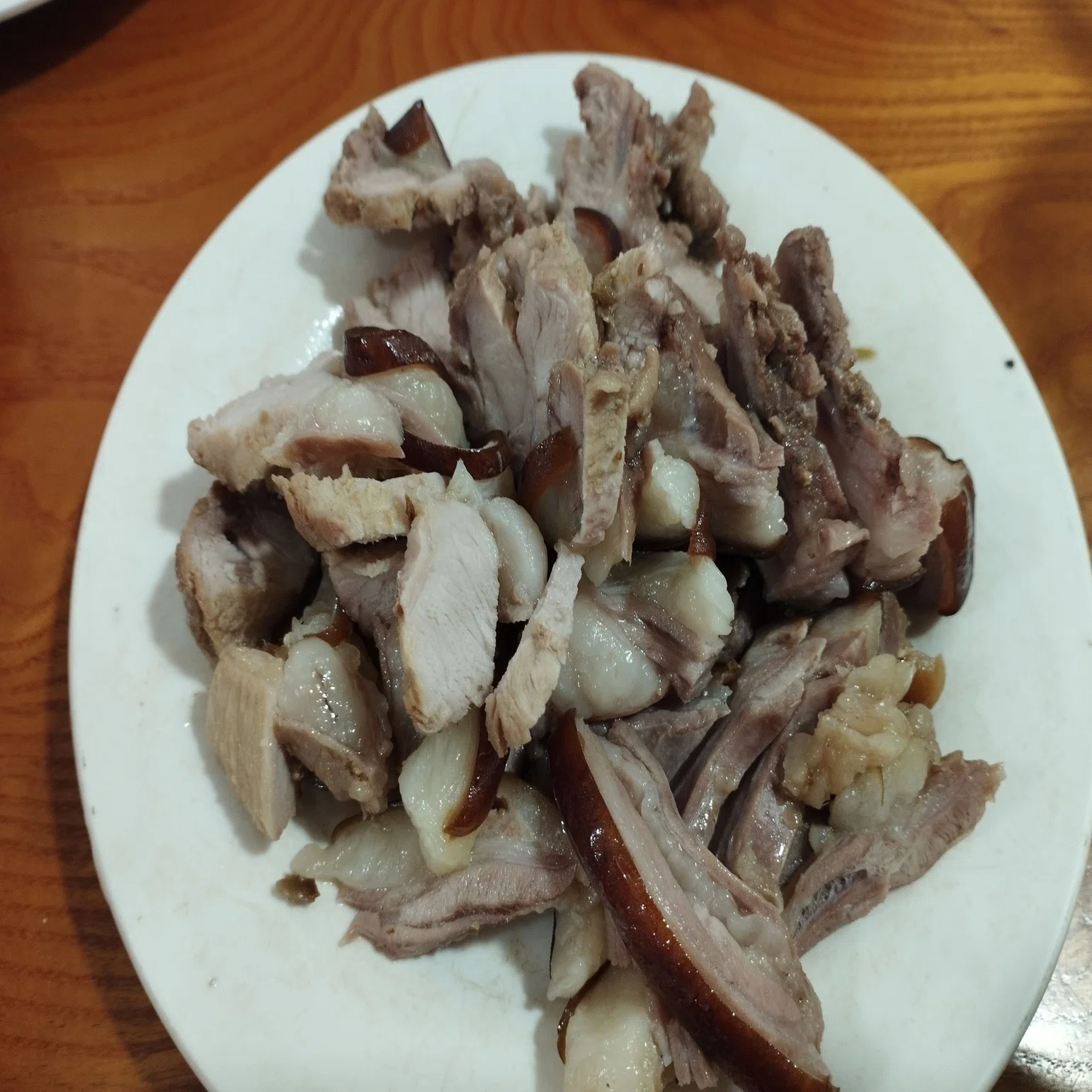 猫 食べる 国