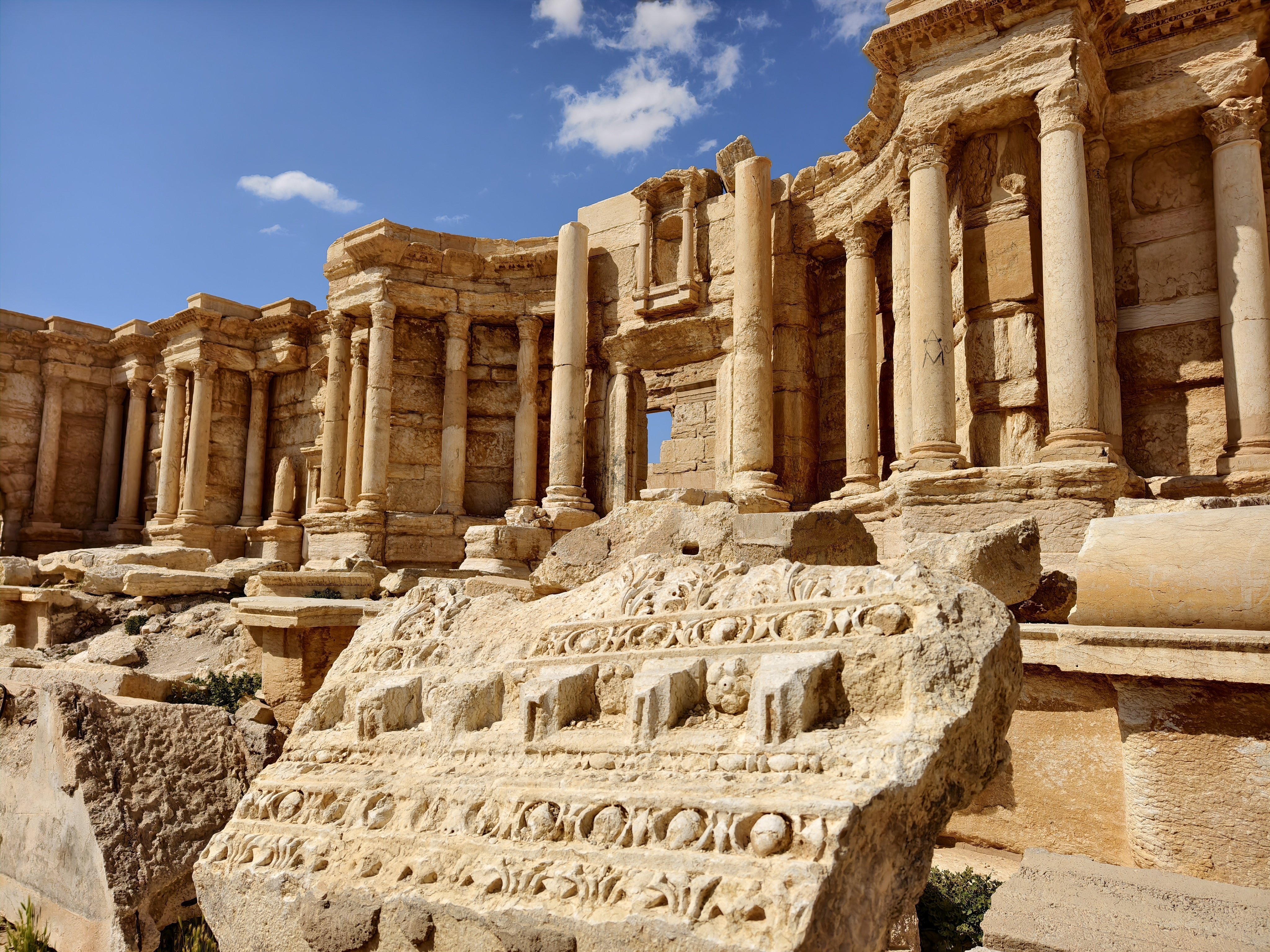 中東旅行記 part6 念願のパルミラ遺跡｜たっかー