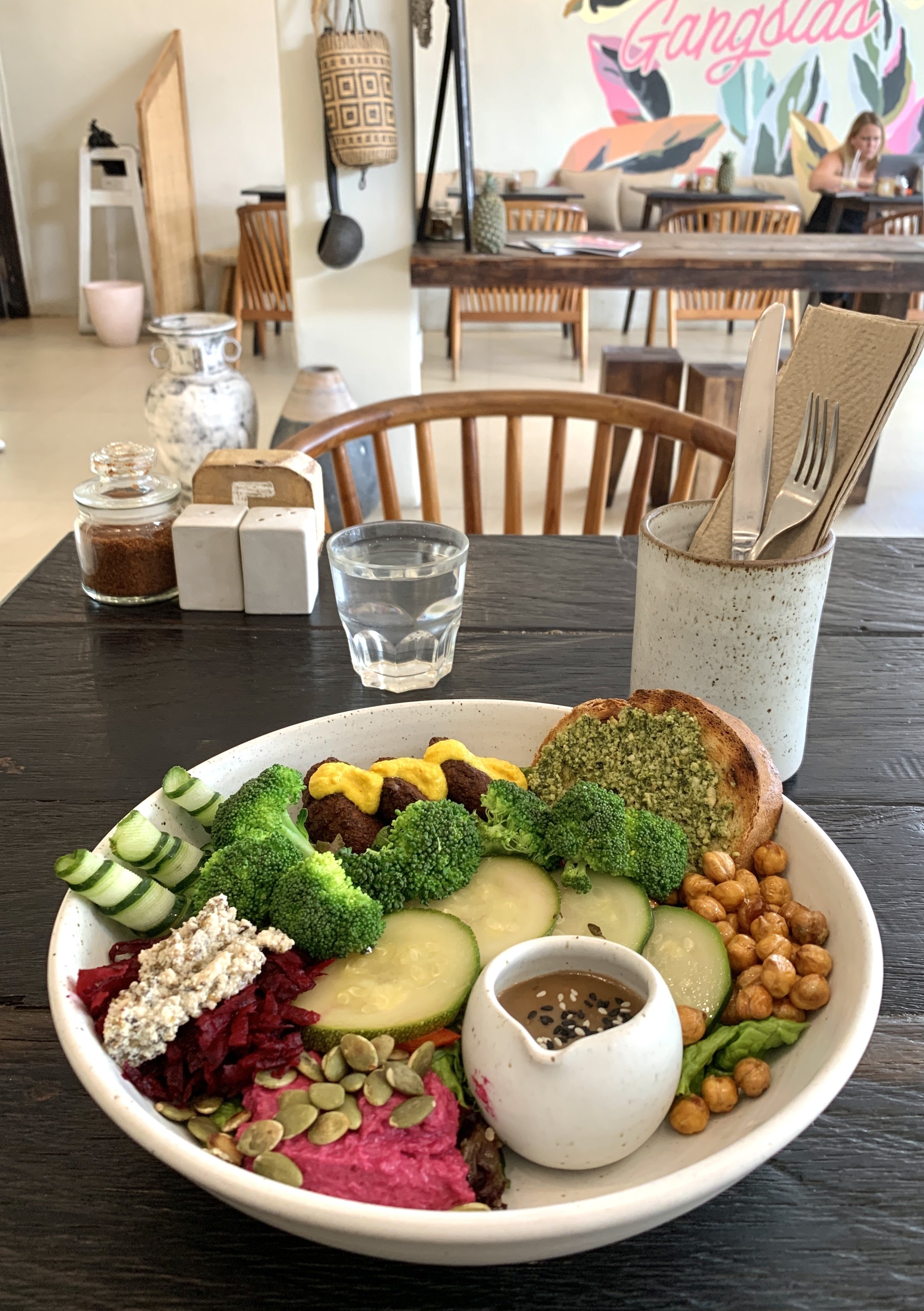 バリのサラダボウルが恋しいの巻。レシピ募集🥗😂｜Chiaki Kamuki