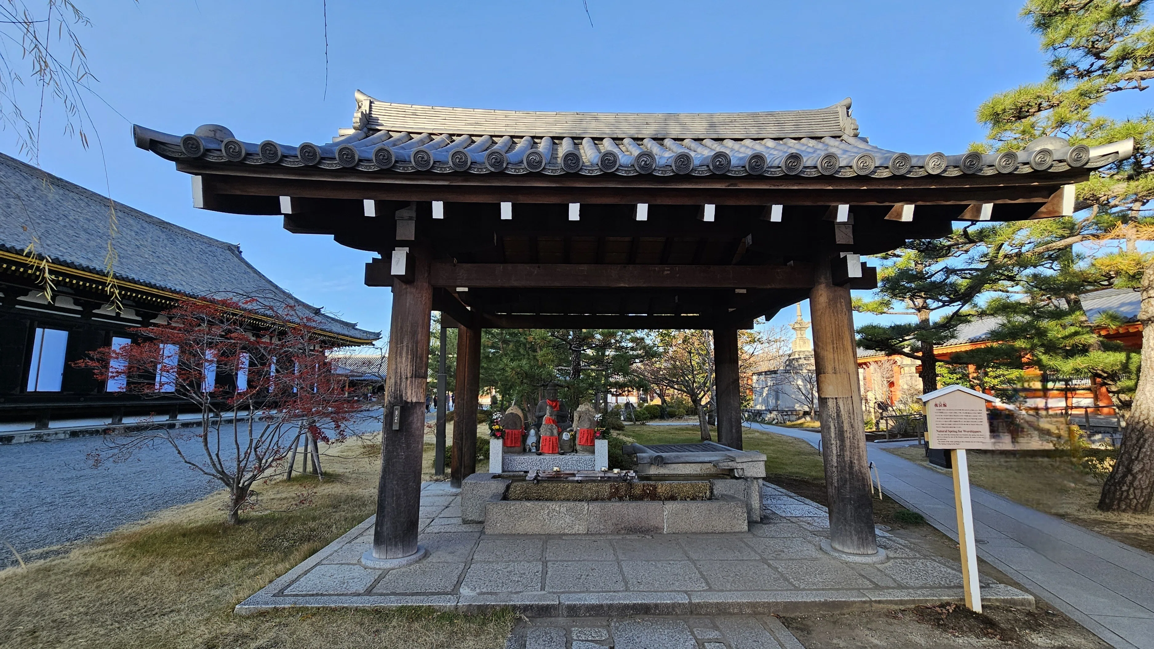 社寺散歩｜三十三間堂｜京都・東山区｜千一体の千手観音立像と御本尊に