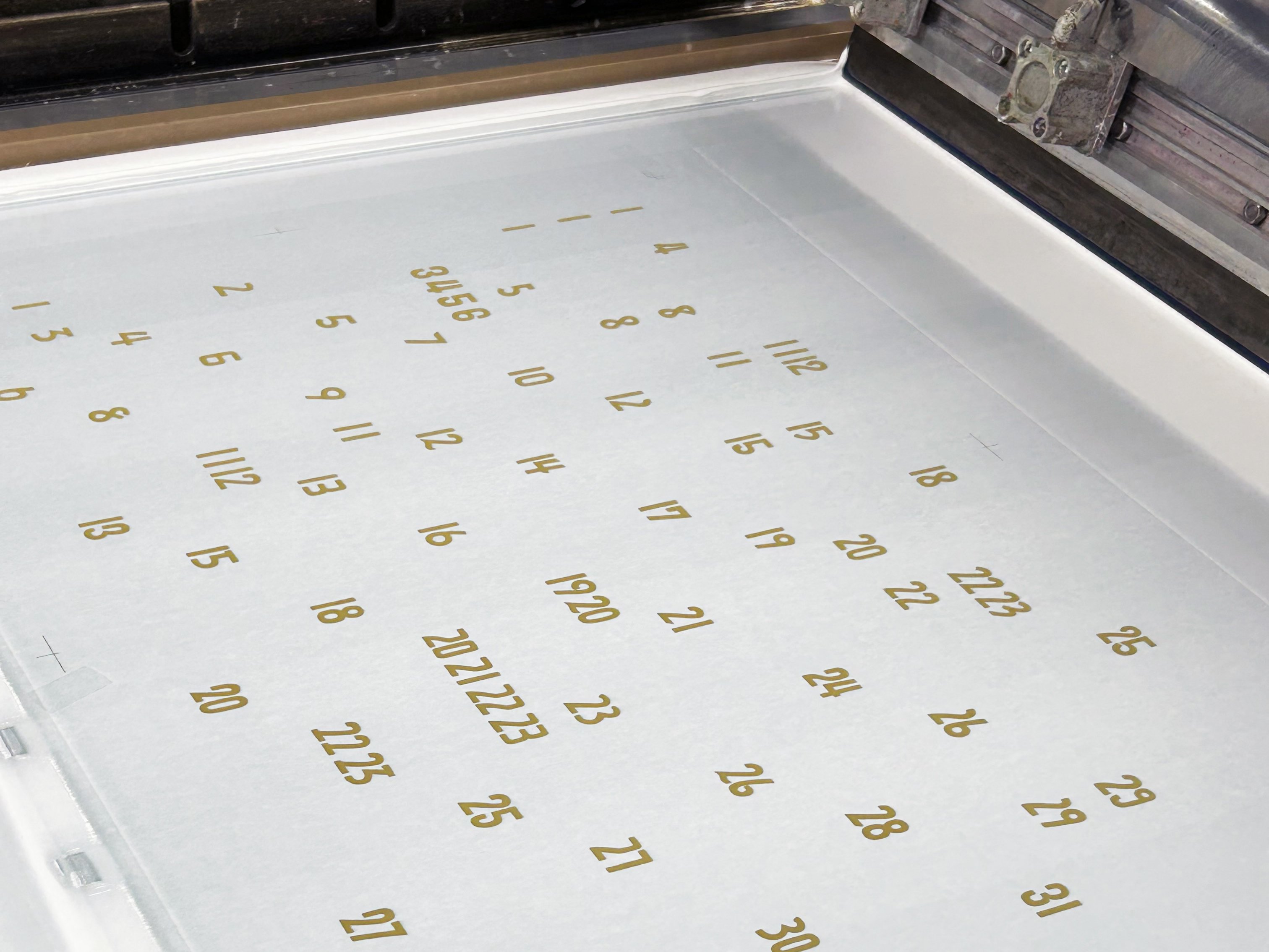 1枚で1年眺められるカレンダー、6作目もいいものができました｜GRAPH