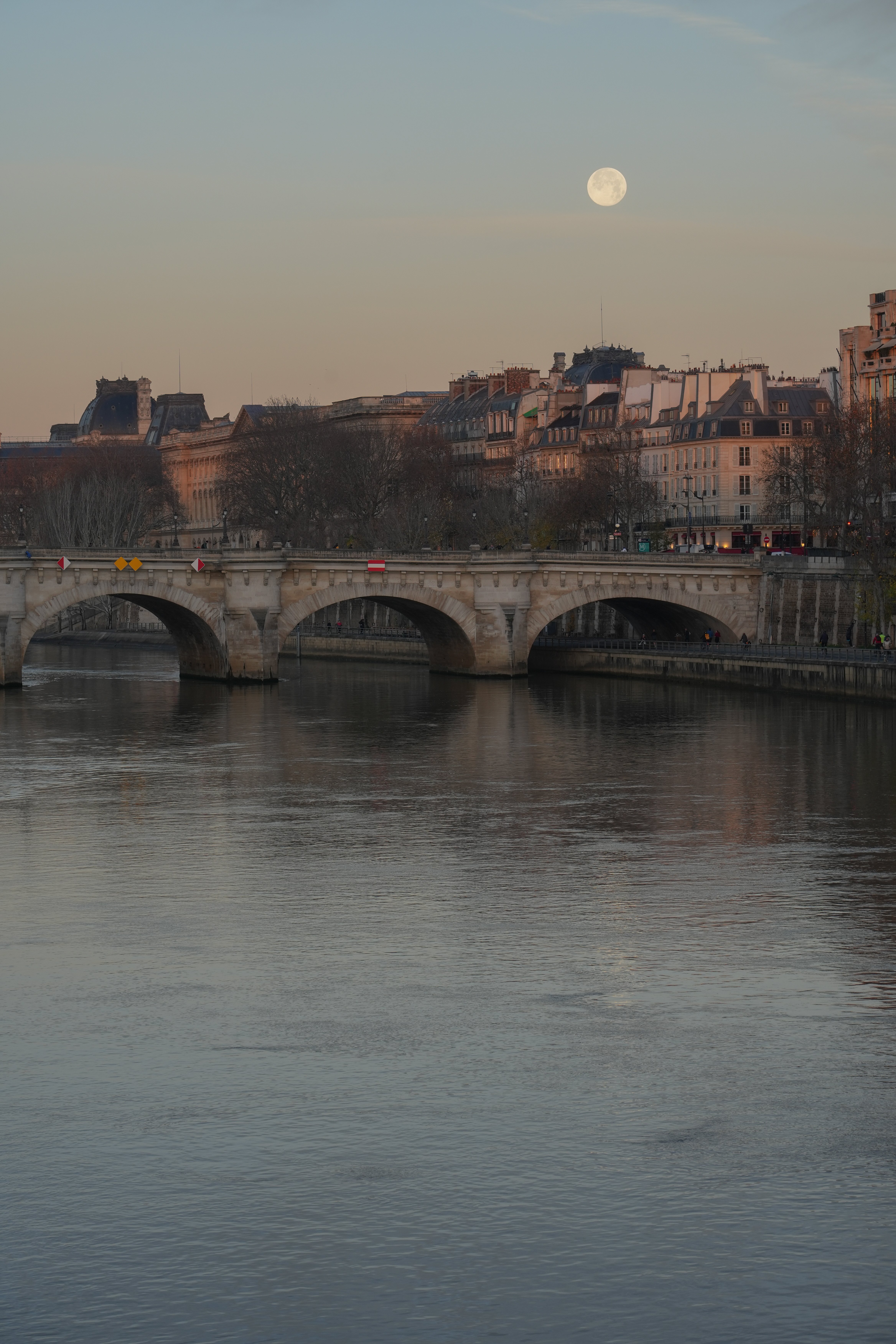 パリ旅行記④シテ島の建築とサンジェルマン通り【写真日記】｜カンナ
