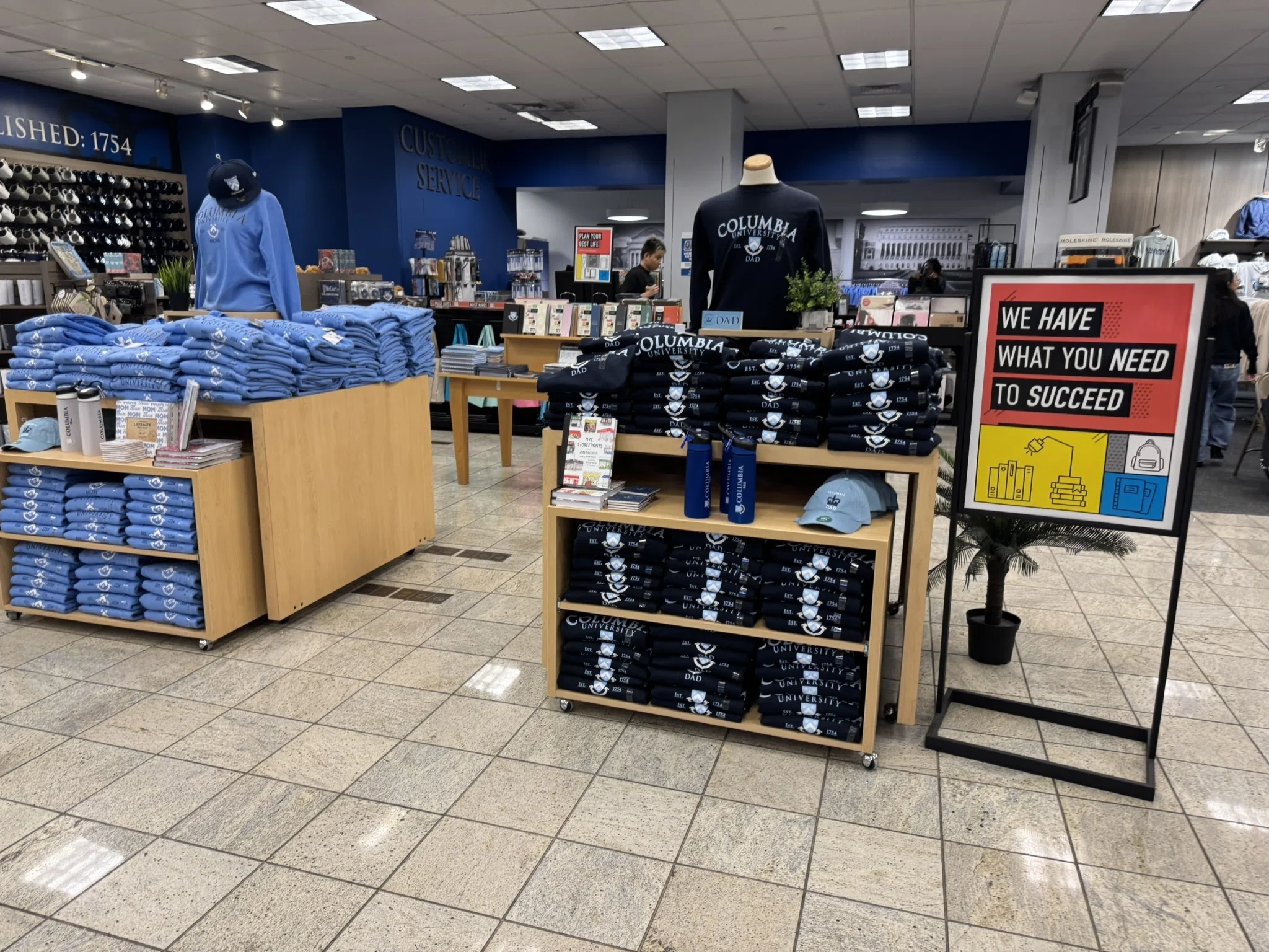 NY書店紹介】コロンビア大学書店: グッズが豊富な大学書店｜Cymbal