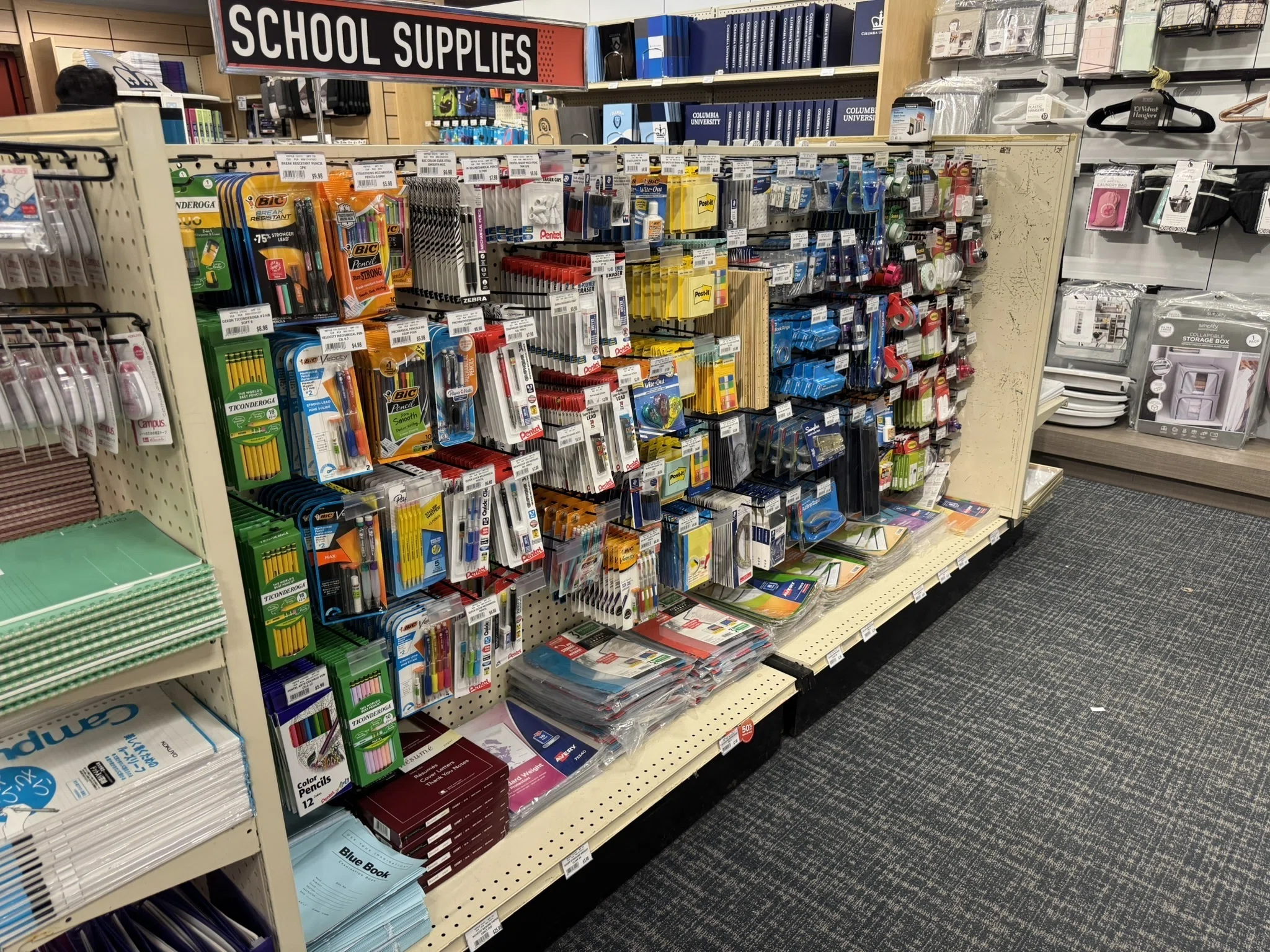 NY書店紹介】コロンビア大学書店: グッズが豊富な大学書店｜Cymbal