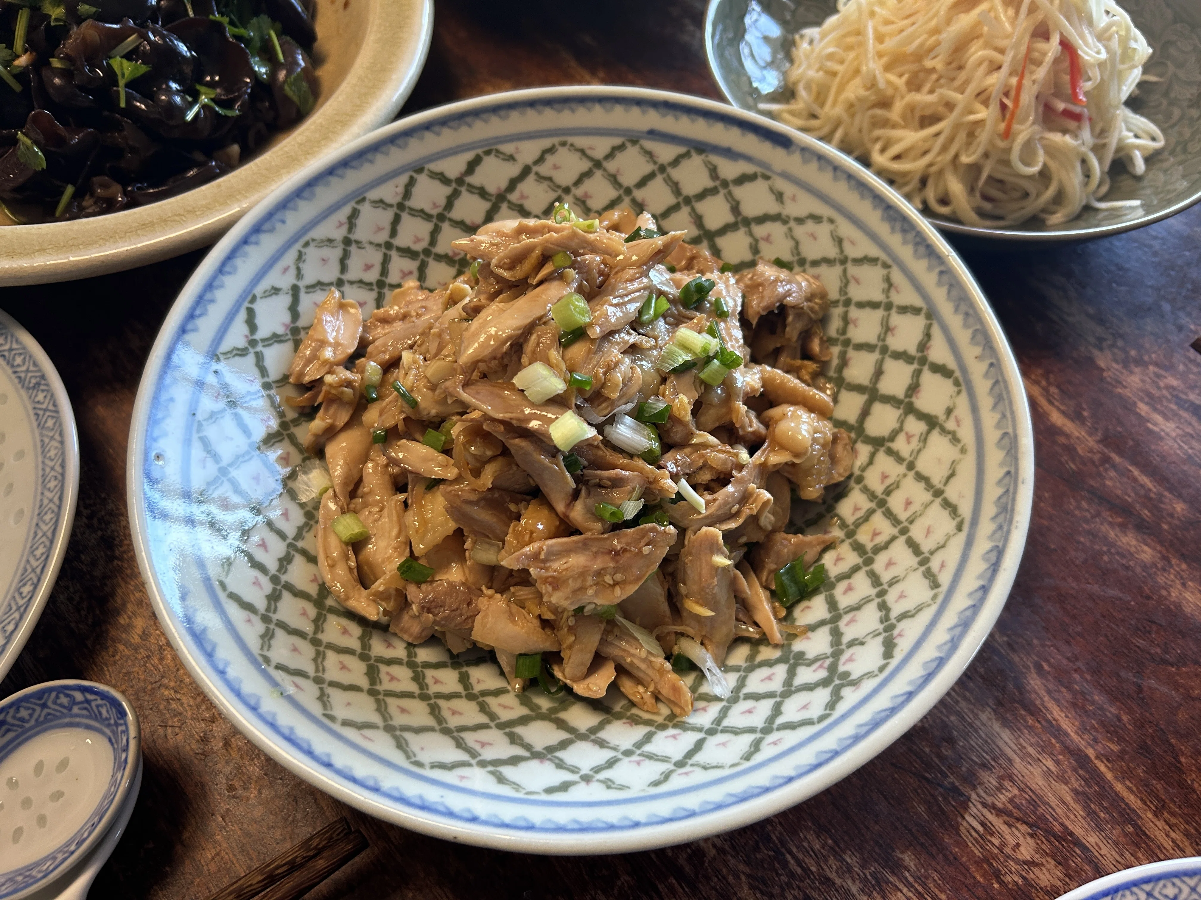 おうちで中華 - 葱油拌鶏絲（ほぐし鶏の葱油和え）｜酒徒（しゅと