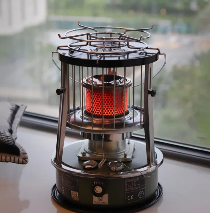 冬キャンプの救世主】電源不要！災害時にも頼れる「灯油ストーブ」が 