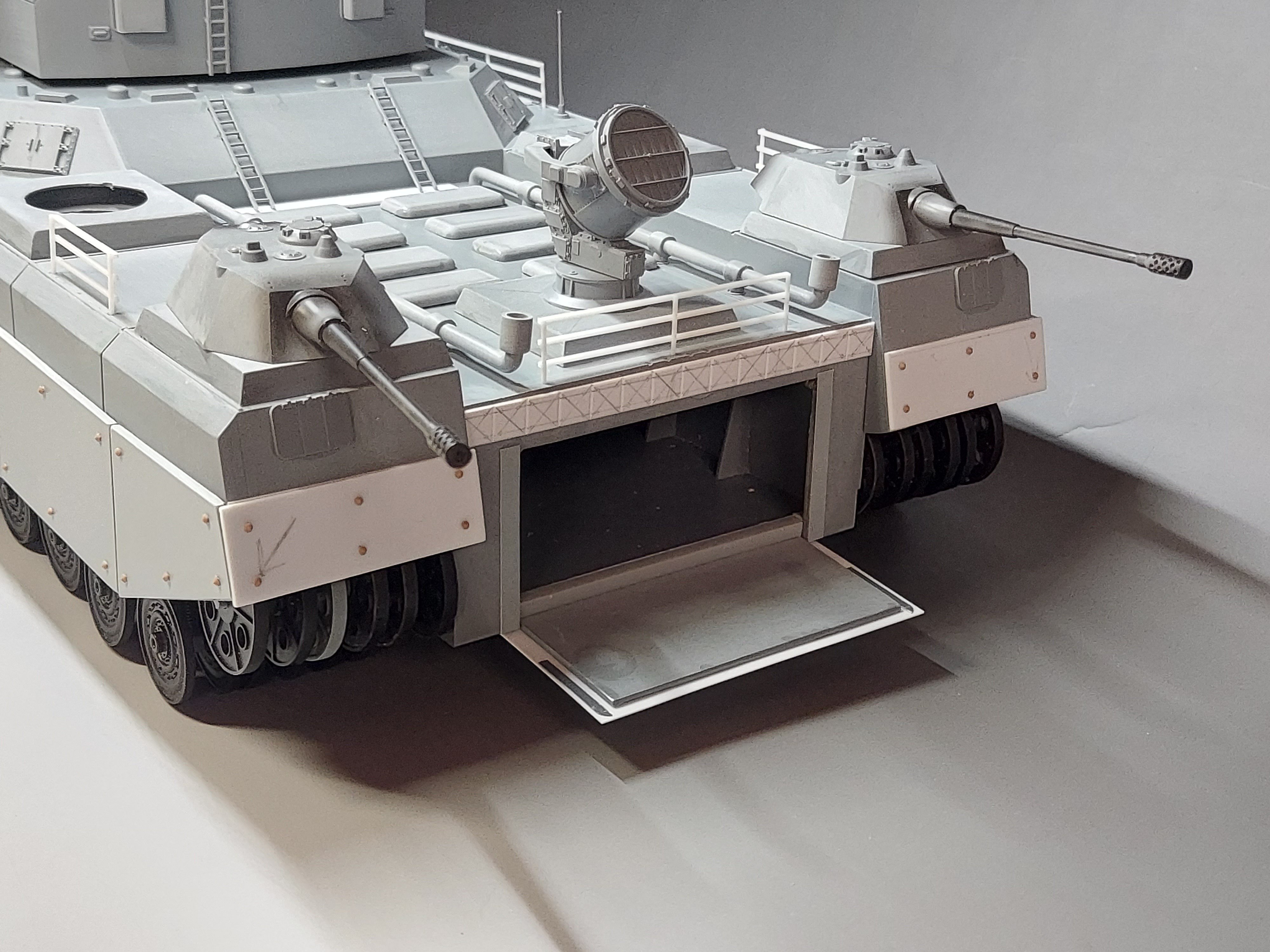 専用　1/144 ラーテ製作 1/144 陸上巡洋艦 P1000ラーテ(プロトタイプ) & VIII号超重戦車 マウス