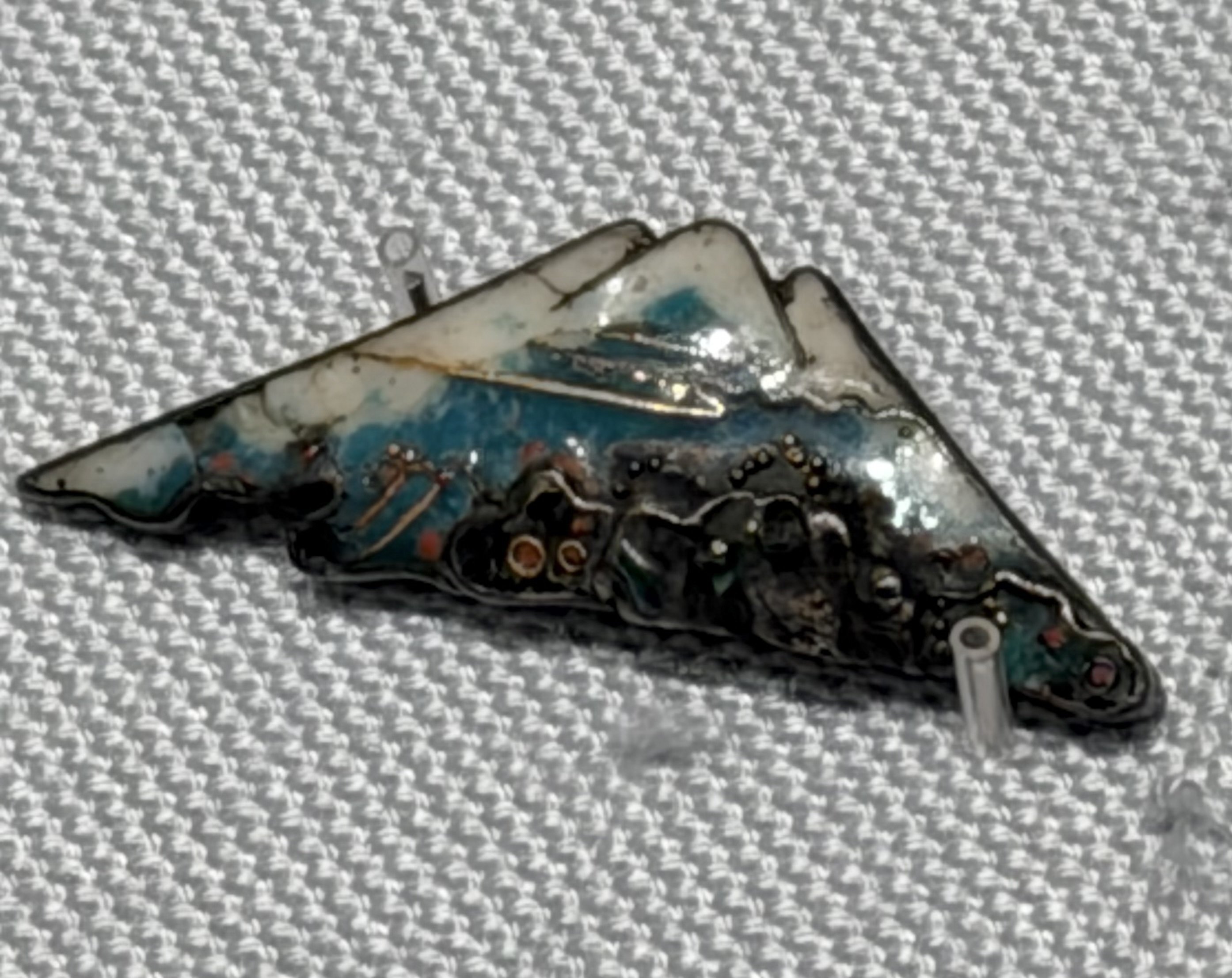 七宝を用いて刀装具を製作した平田派②平田道仁の二所物｜刀箱師の日本