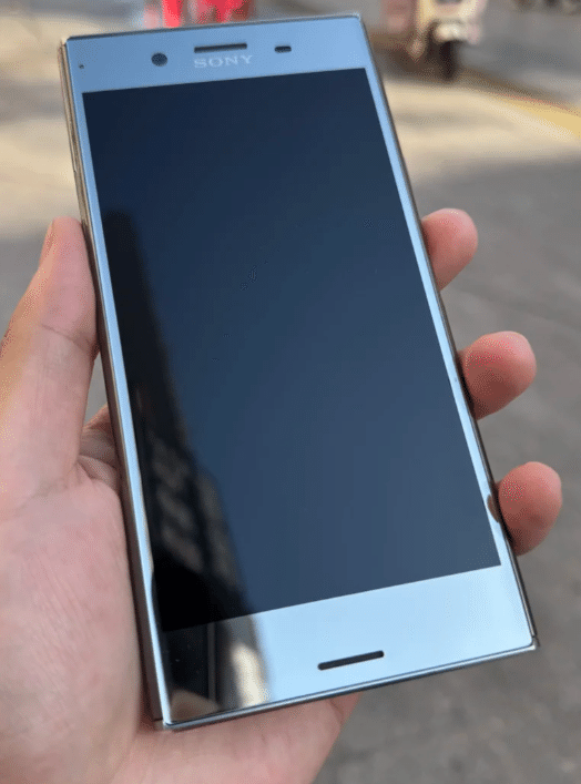 Sony Xperia XZ Premium シルバー 本体 Xperia XZ Premium｜価格比較・最新情報 - 価格.com