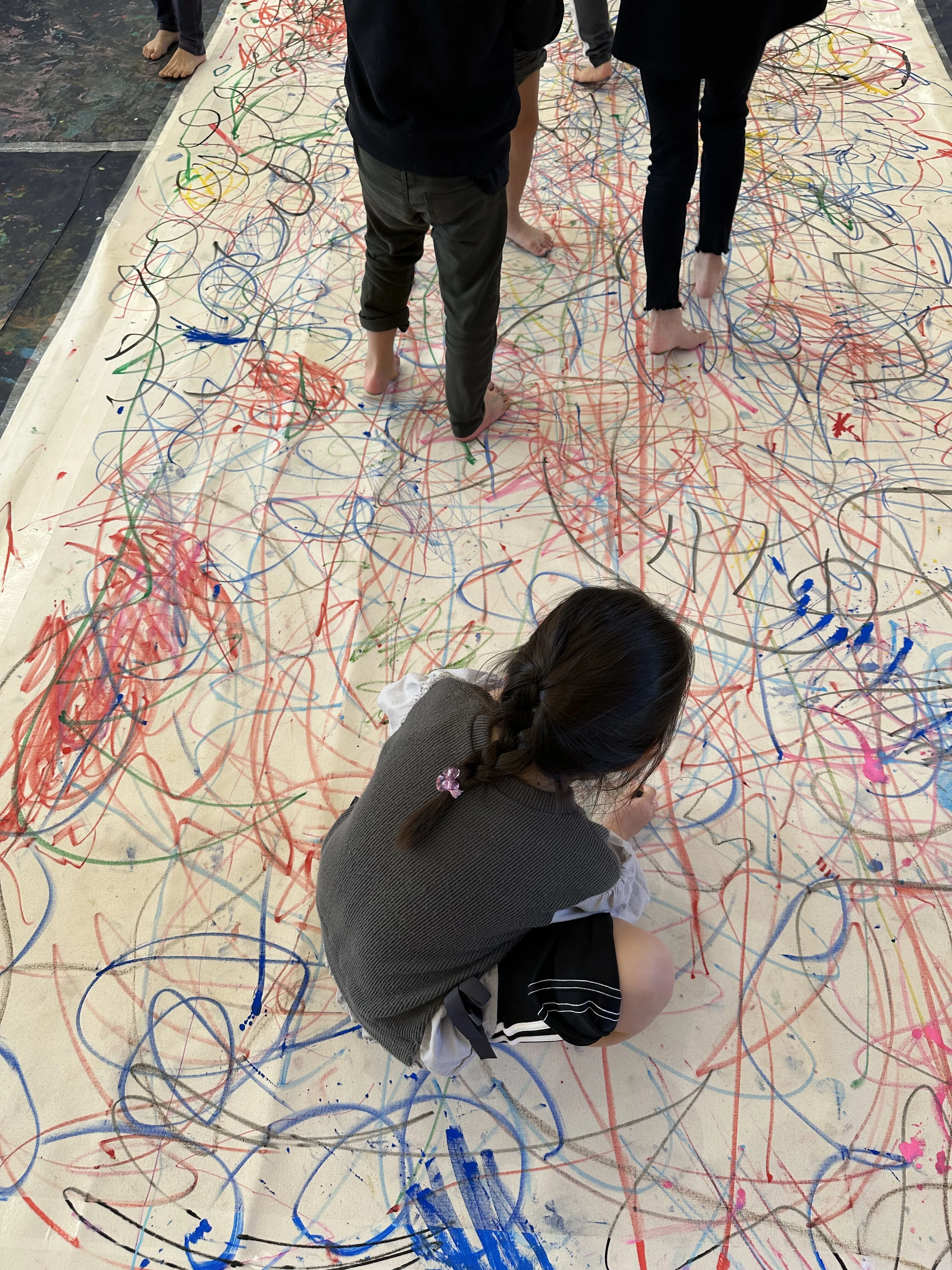 レポ・考察] 園児と大きな抽象絵画を制作しました｜山本雄基