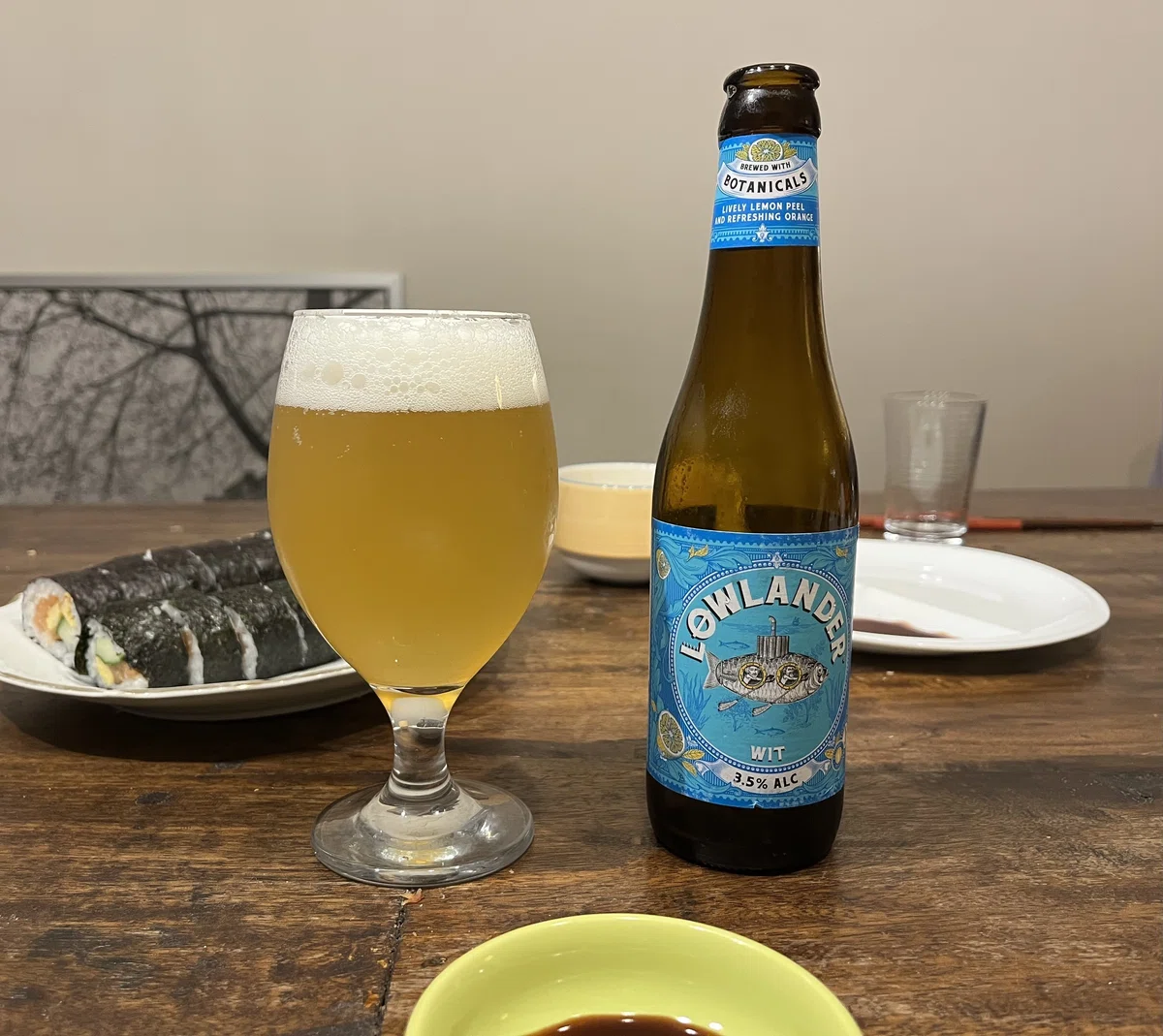 Lowlander 3 【LOWLANDER WIT】味は薄味だが、環境には濃いめの取り組み|オランダビールさん