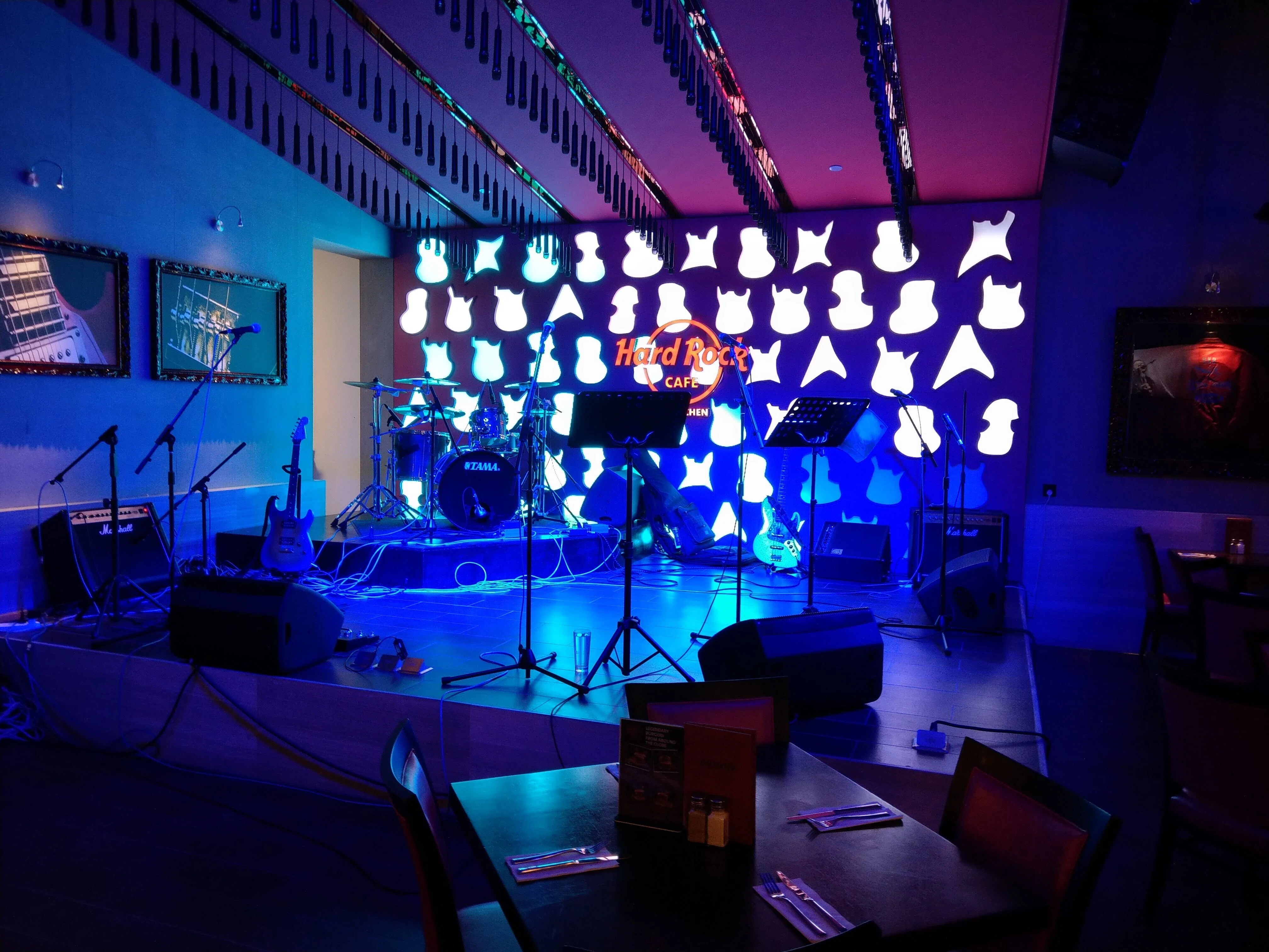 ハードロックカフェ(Hard Rock Cafe)深センピン Hard Rock Calling! 6.Shenzhen Hotel｜zak