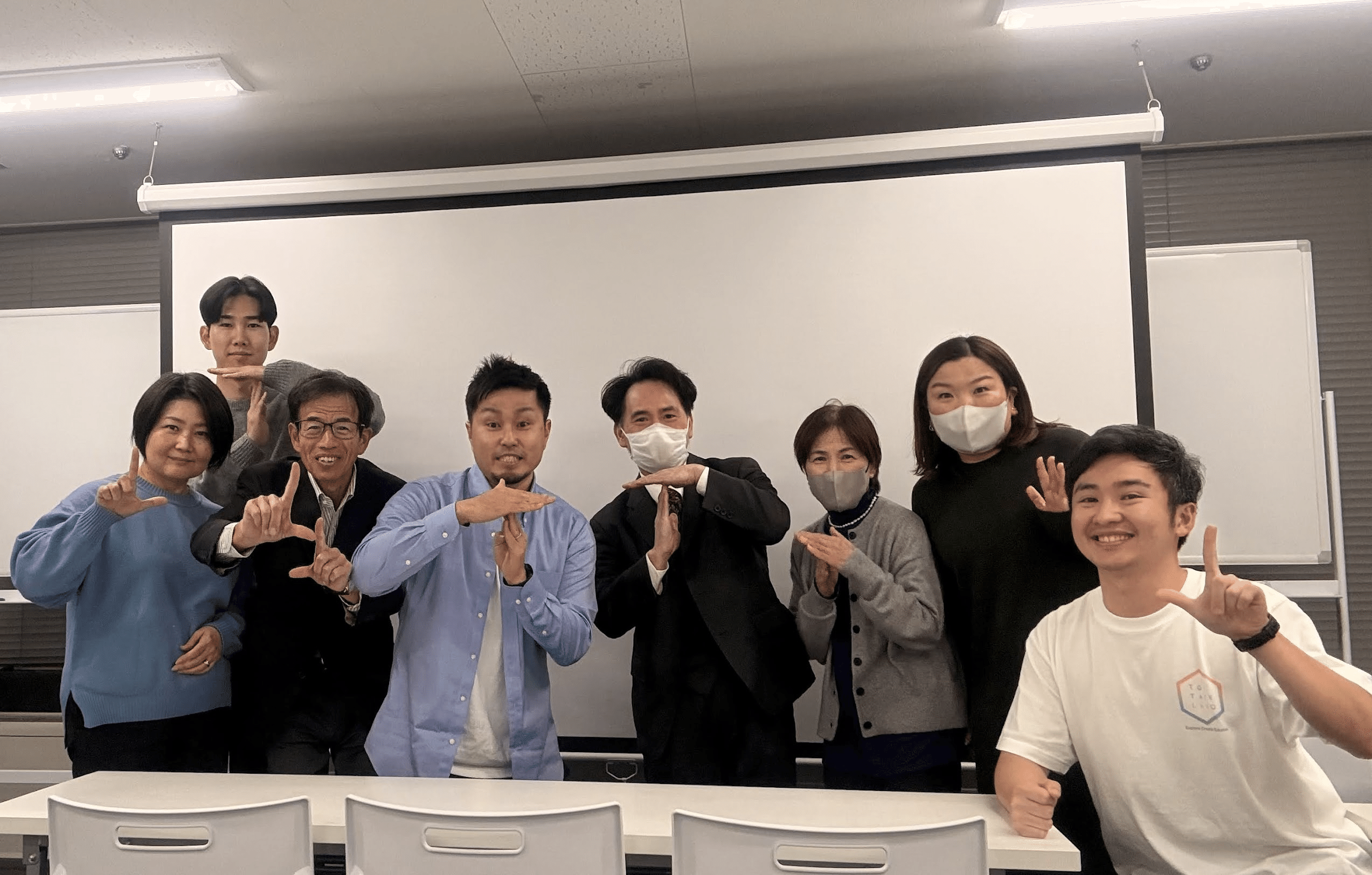 【大阪会場】「小学校〜それは小さな社会～」 を観てみんなで教育のみらいを考えよう　活動レポート