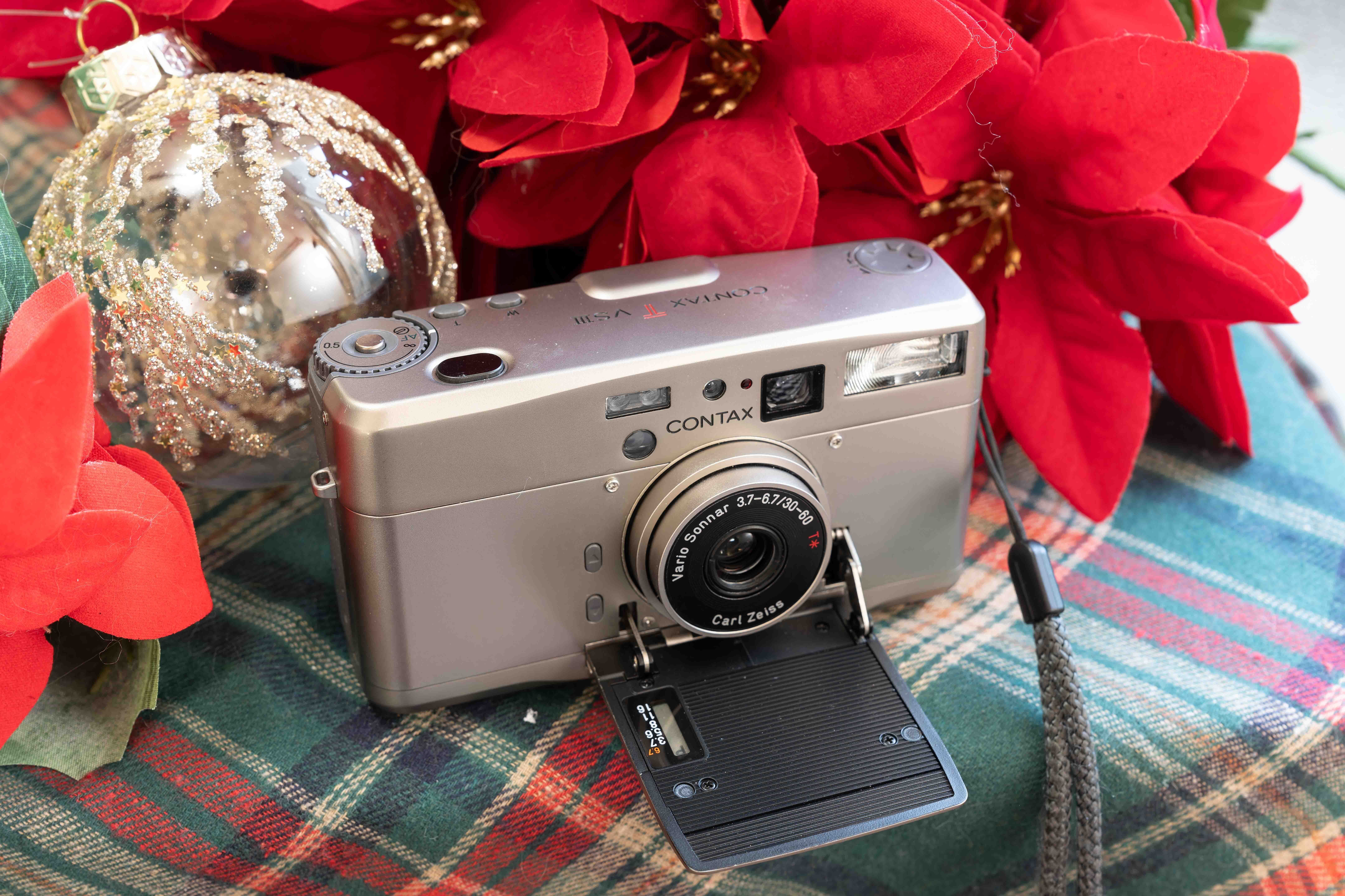 CONTAX T VS III シルバー　ゴム部分ベタつきあり CONTAX T VS III シルバー ゴム部分ベタつきあり