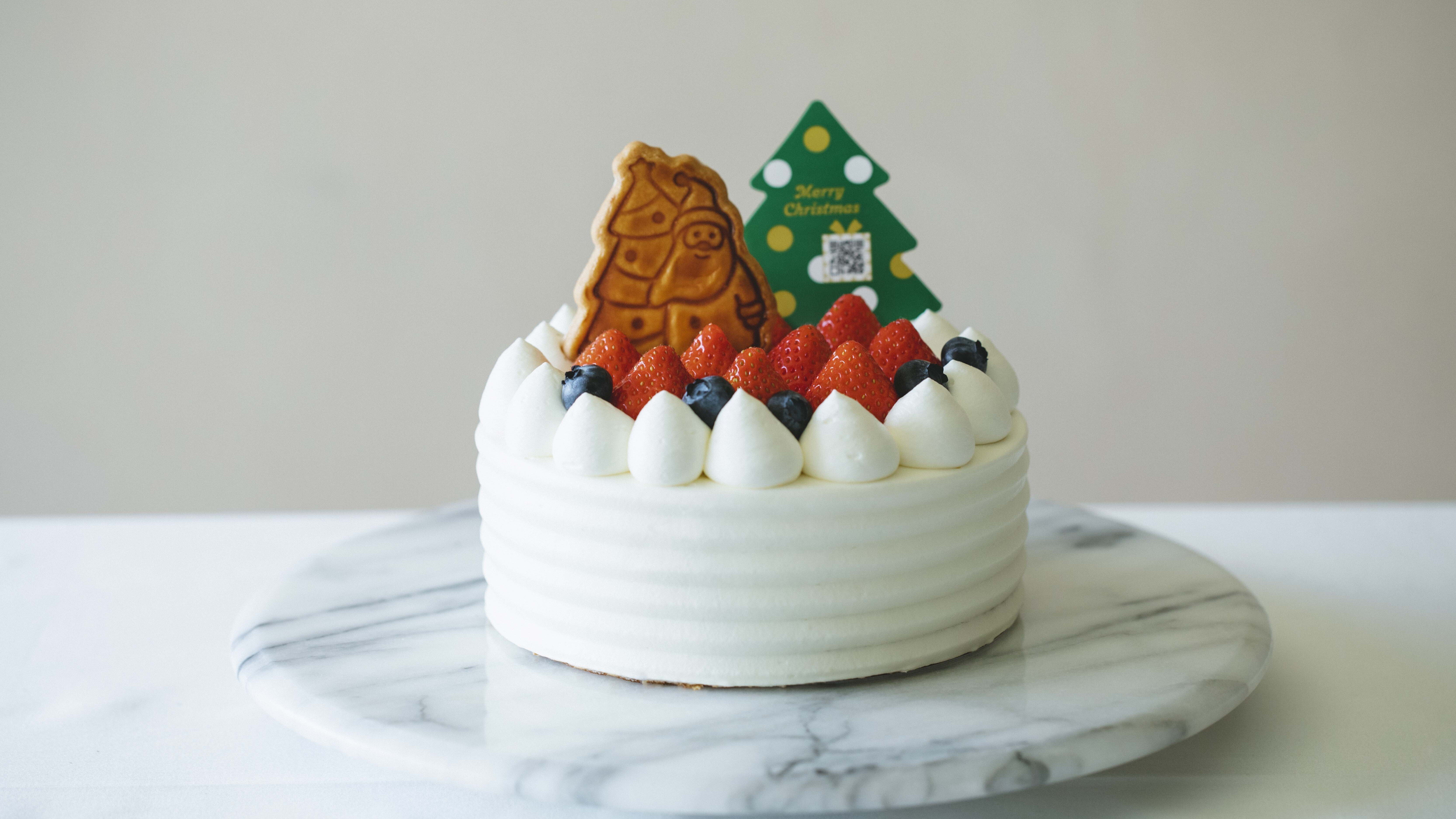 お菓子のおはなし #16】手作りサンタビスケットのクリスマスケーキ