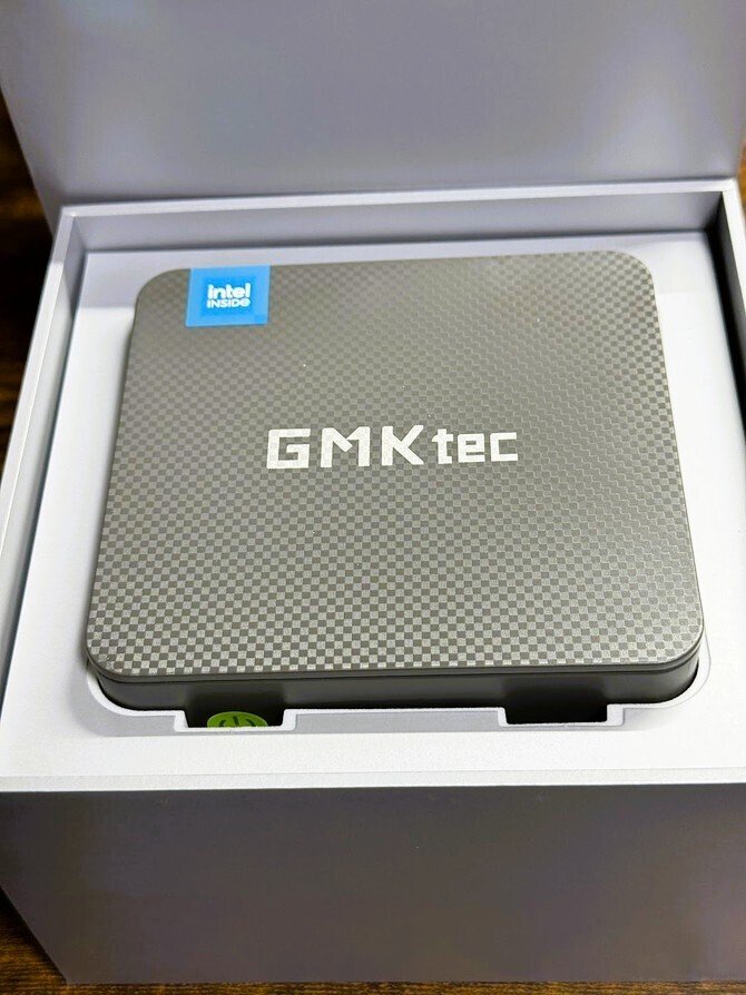 コンパクトサイズながら動作快適なミニPC「GMKtec ミニPC 第12世代