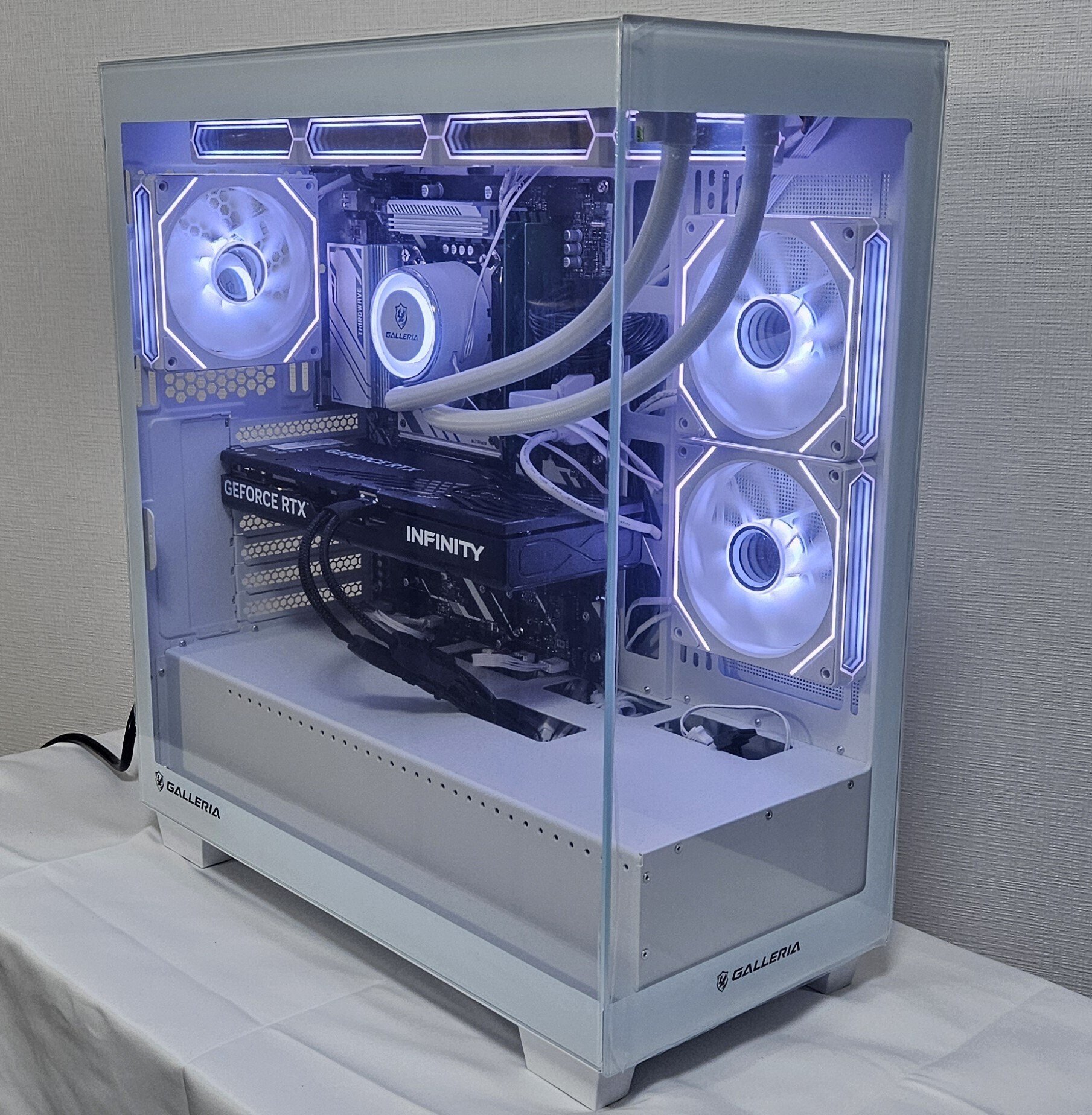 白色ゲーミングPC【スペック高】動画配信やゲームに最適です 白いゲーミングPCの頂点】この見た目でこのコスパ？爆売れしそうな