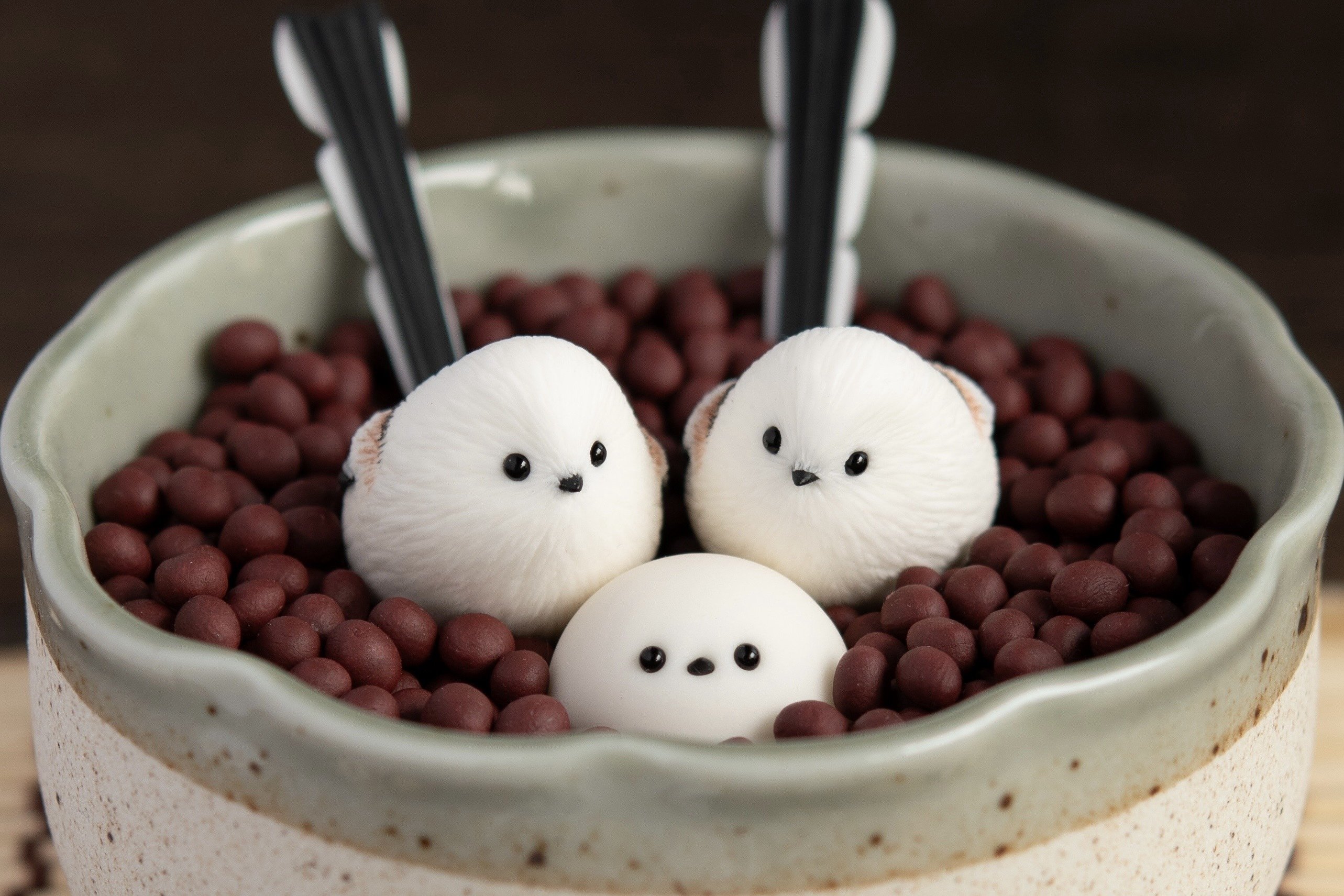 看板作品の「シマエナガと白玉ぜんざい」｜orange.sky シマエナガと