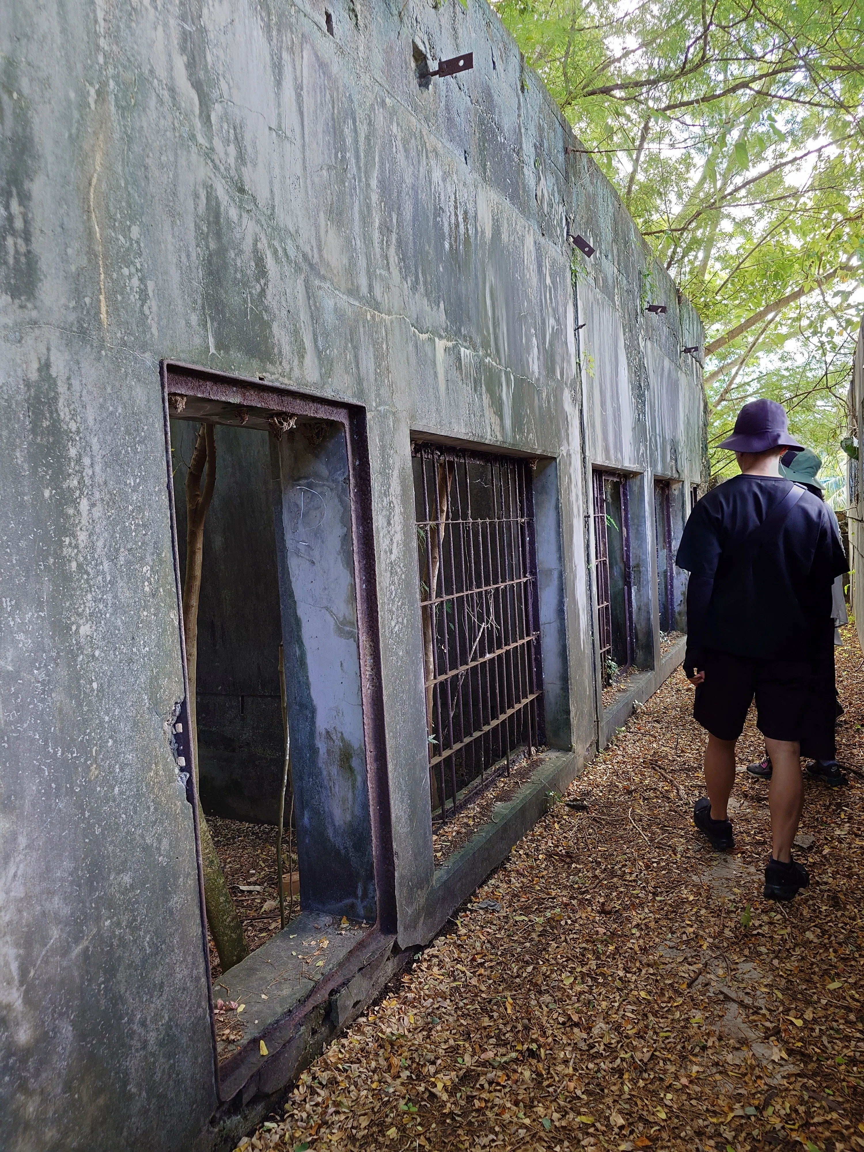 サイパン戦慰霊の旅⑤ 日本刑務所跡｜comomo